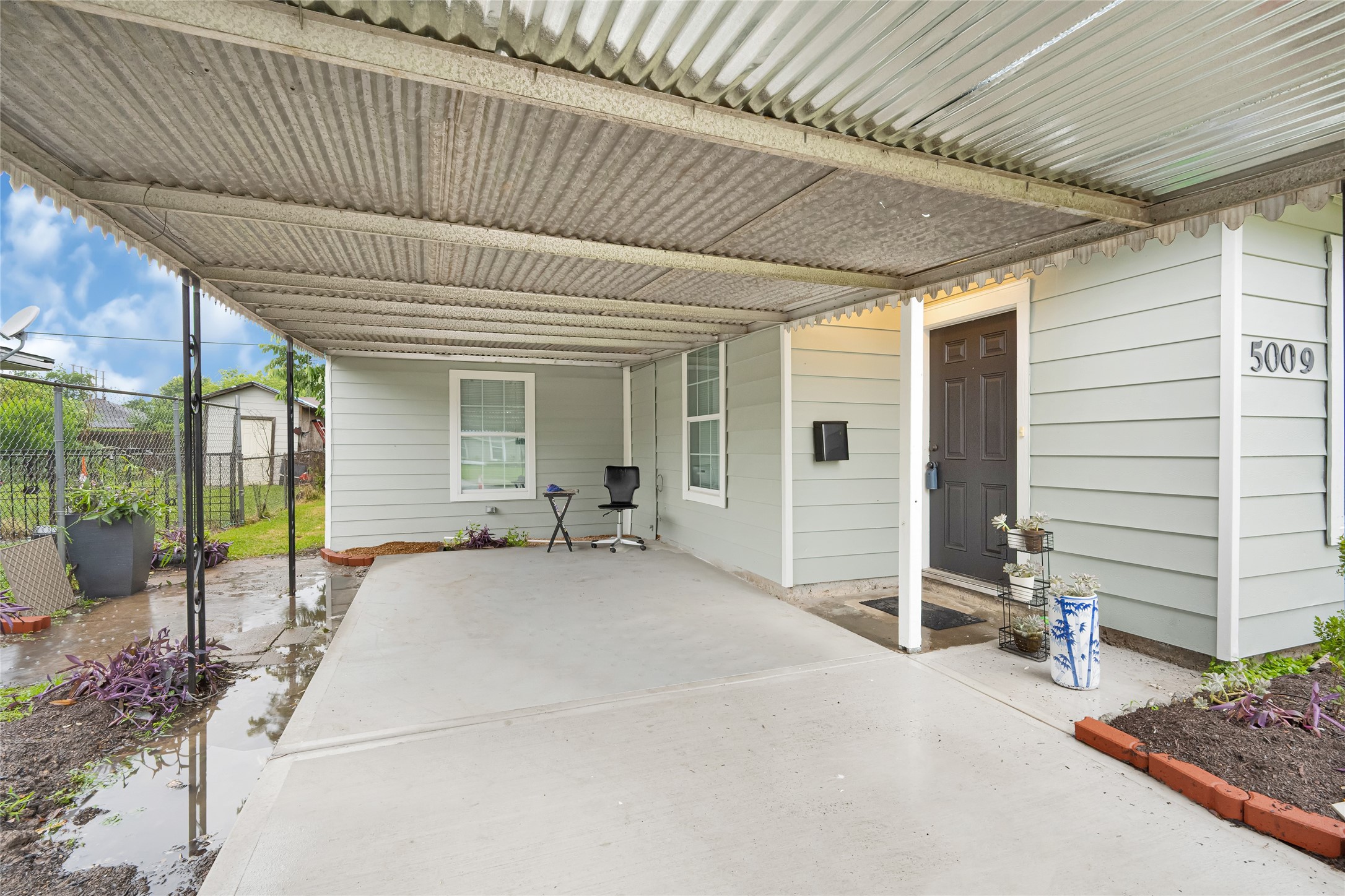 5009 Bataan Road Property Photo 3