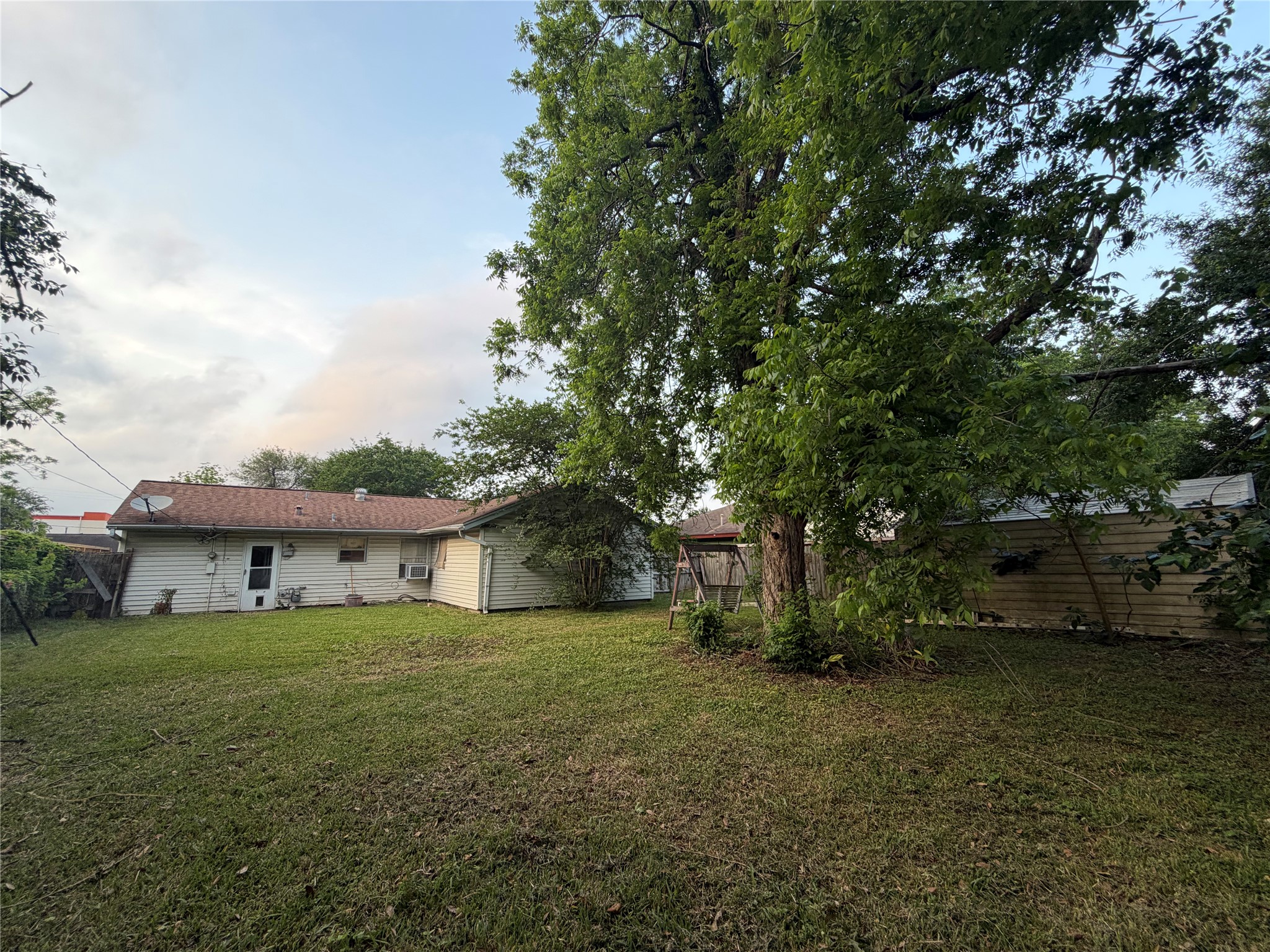 8602 Glenlea Street Property Photo 9