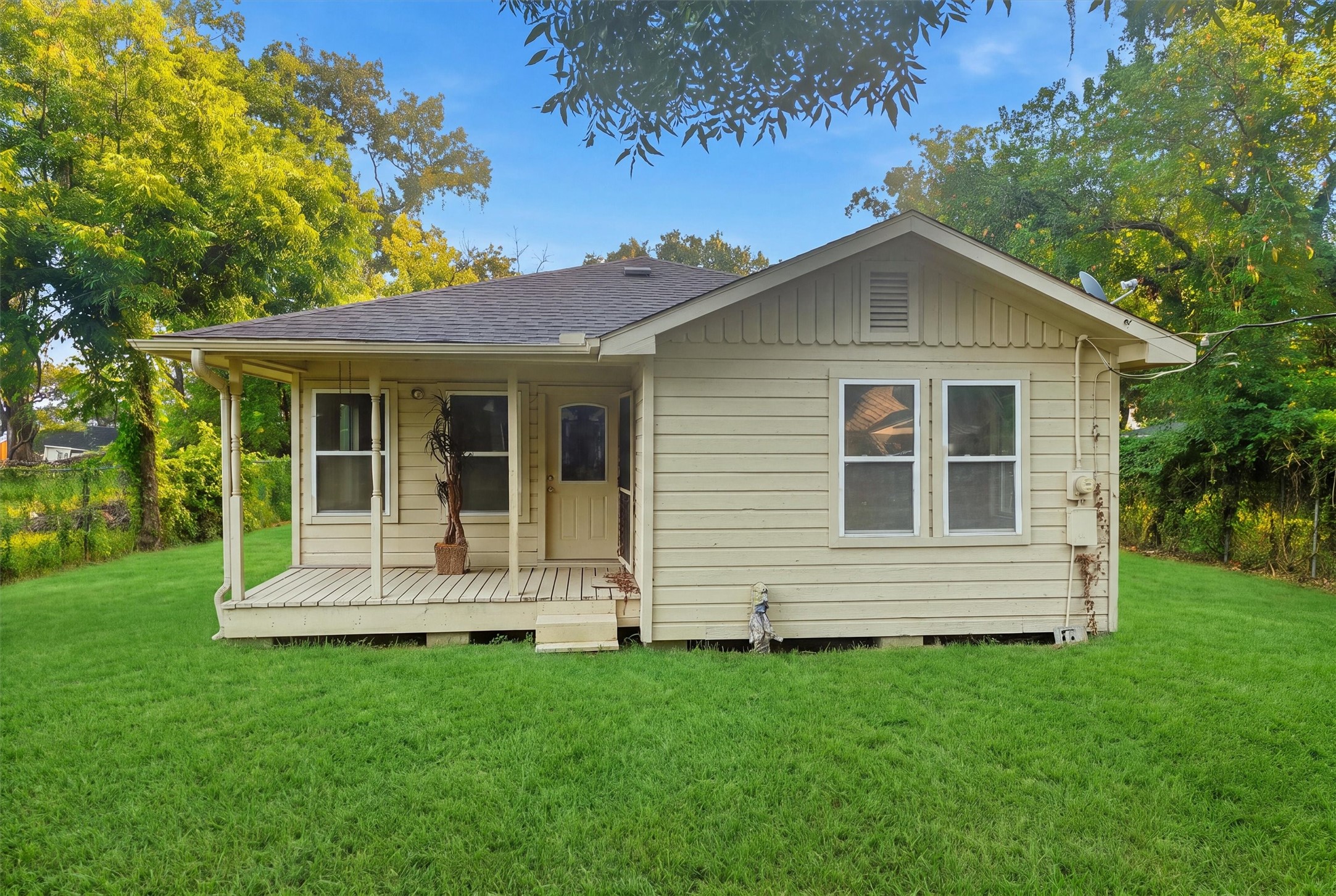 9318 Bertwood Street Property Photo 2