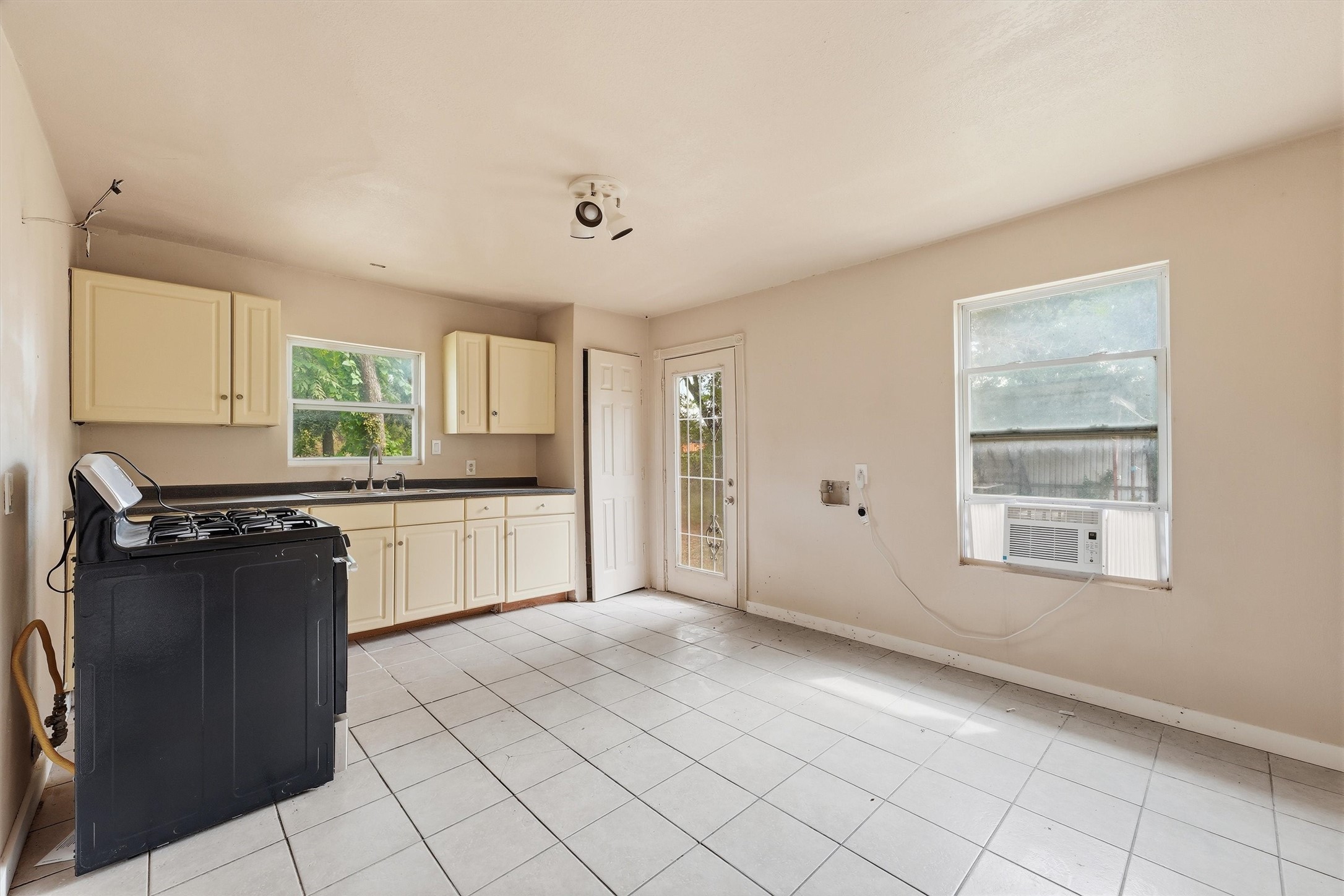 9318 Bertwood Street Property Photo 9