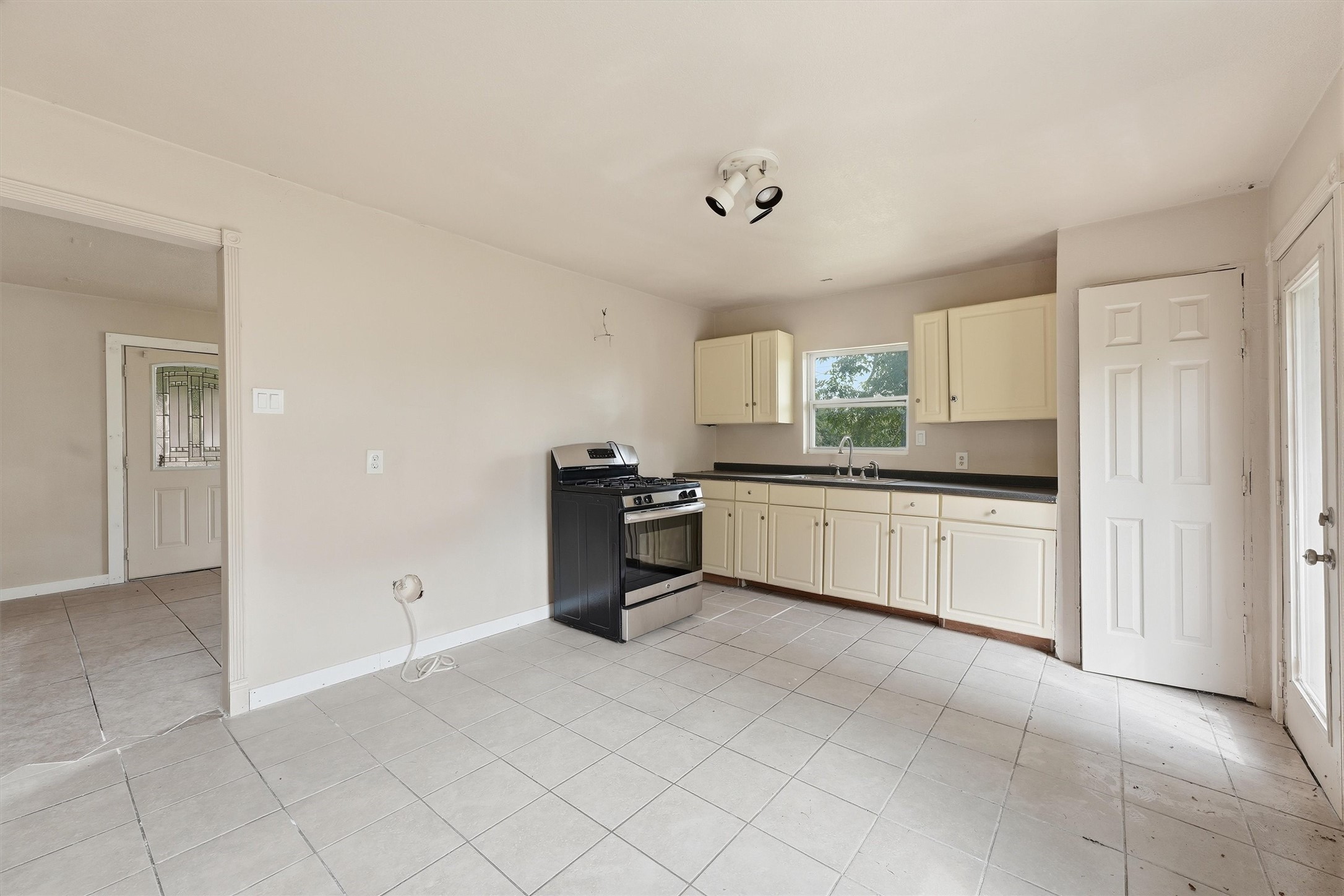 9318 Bertwood Street Property Photo 11