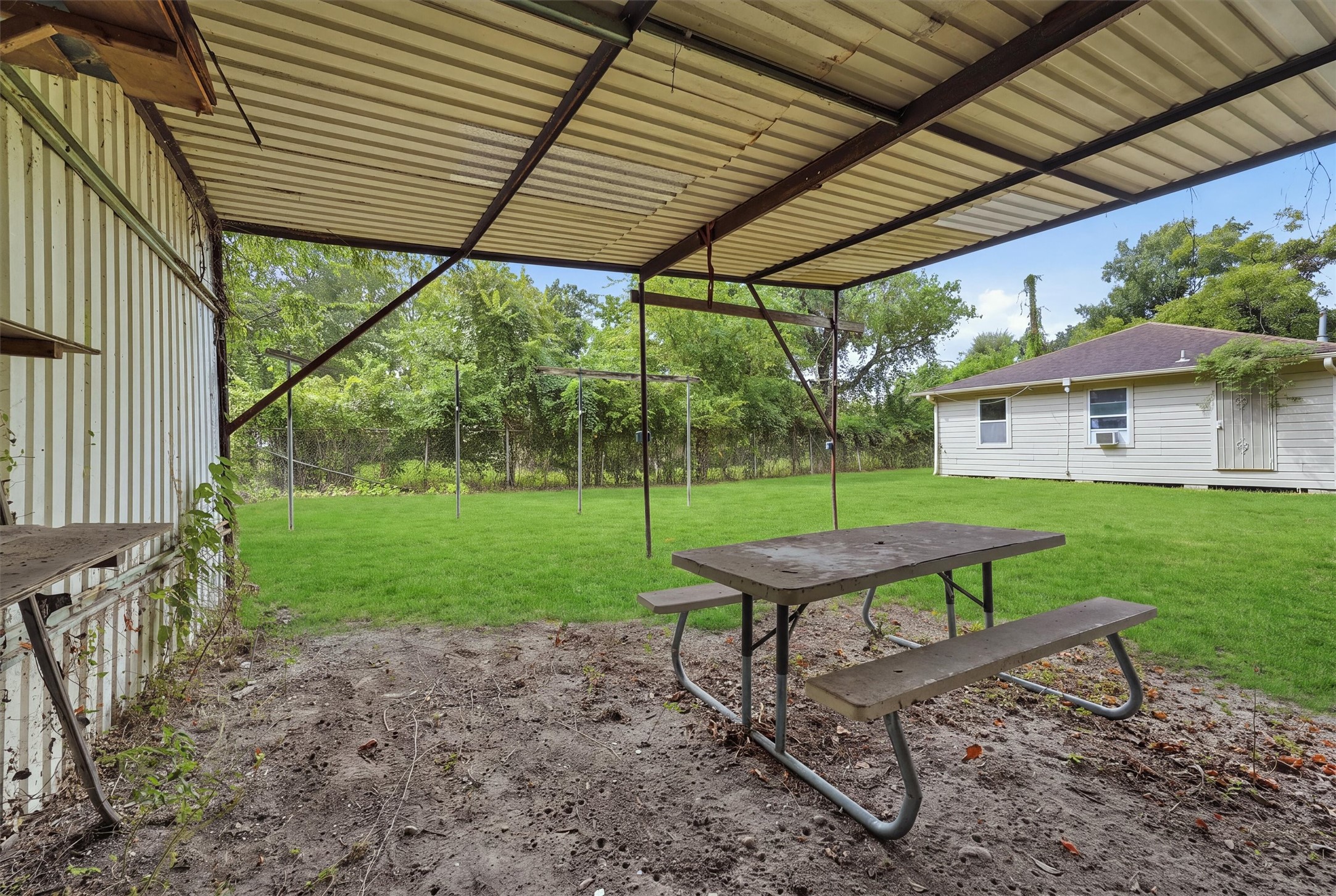 9318 Bertwood Street Property Photo 23