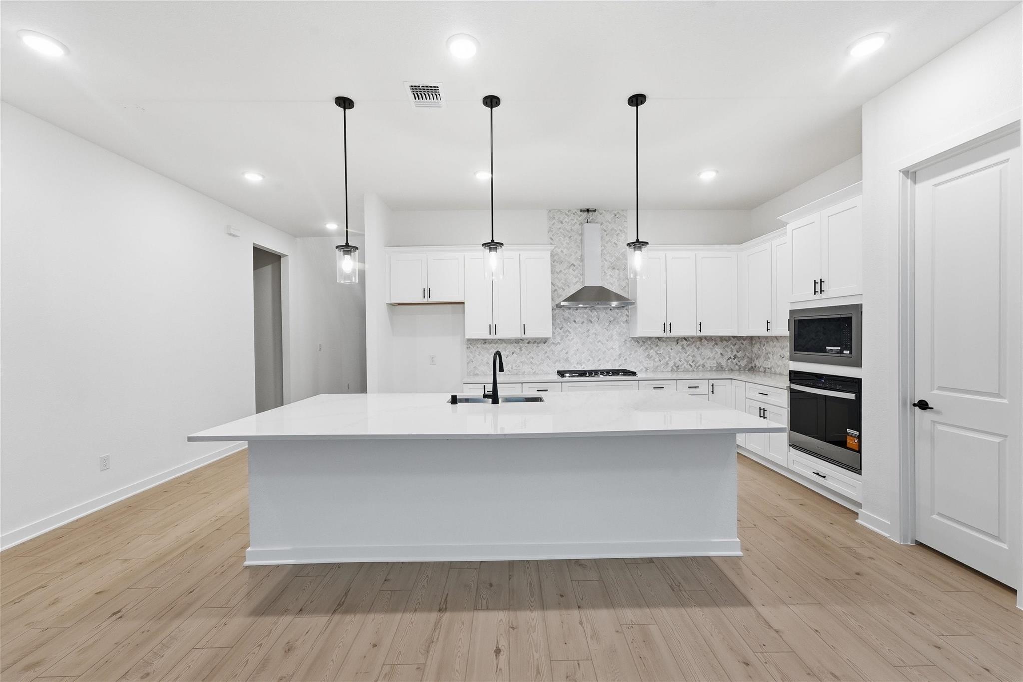 3602 Coreopsis Drive Property Photo 8
