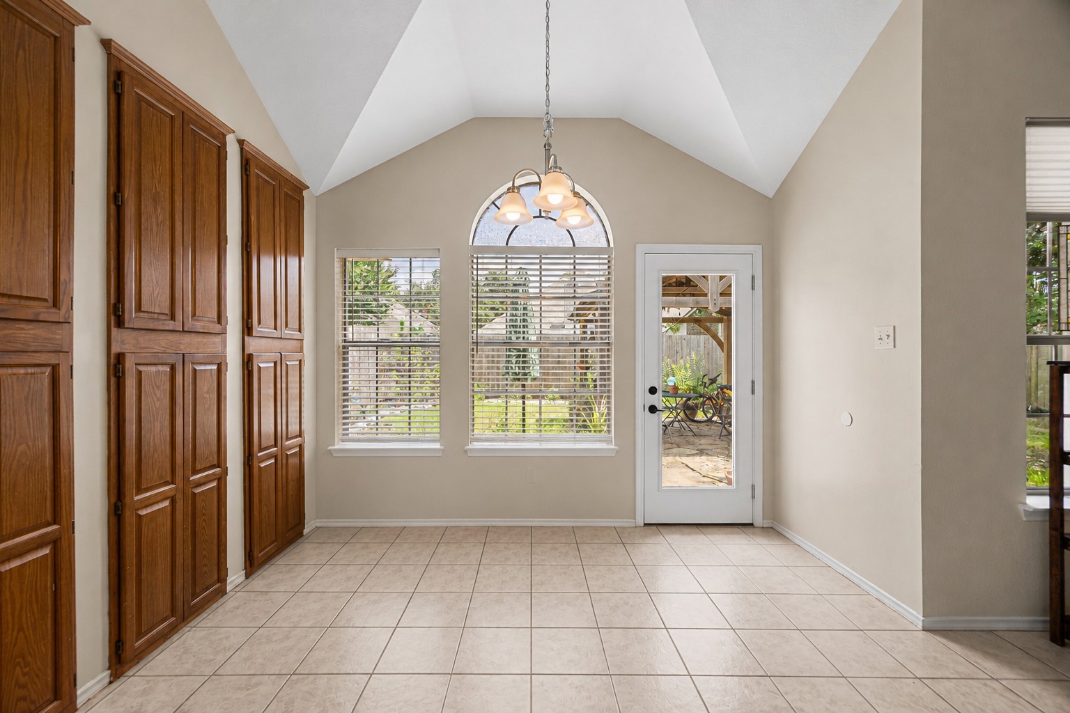 16906 Canyon Ridge Court Property Photo 16