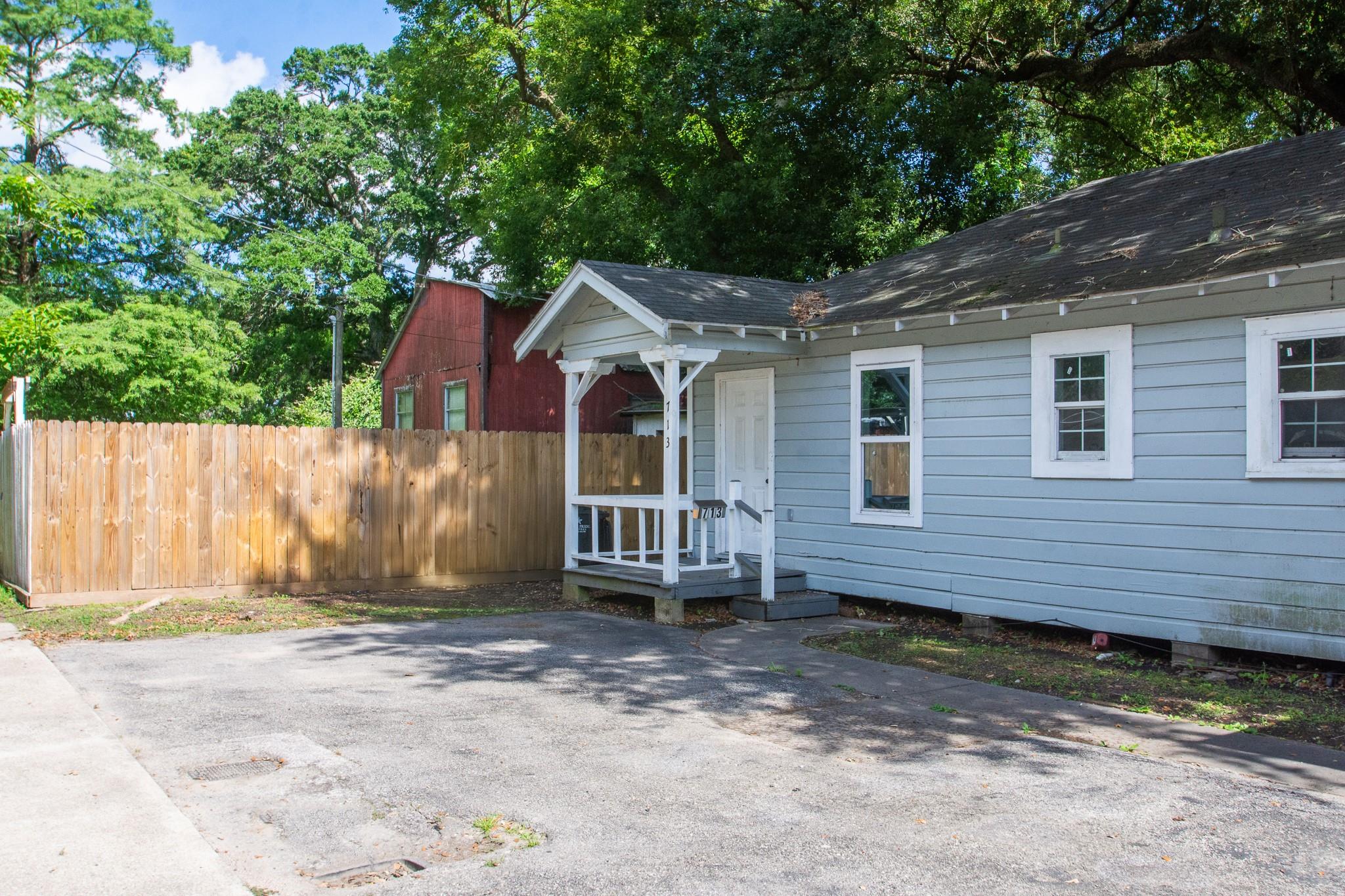 713 W Willis Street, Alvin Tx 77511 Property Photo 4