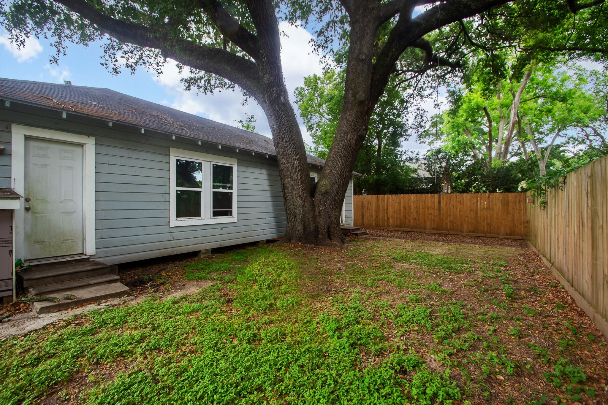 713 W Willis Street, Alvin Tx 77511 Property Photo 7
