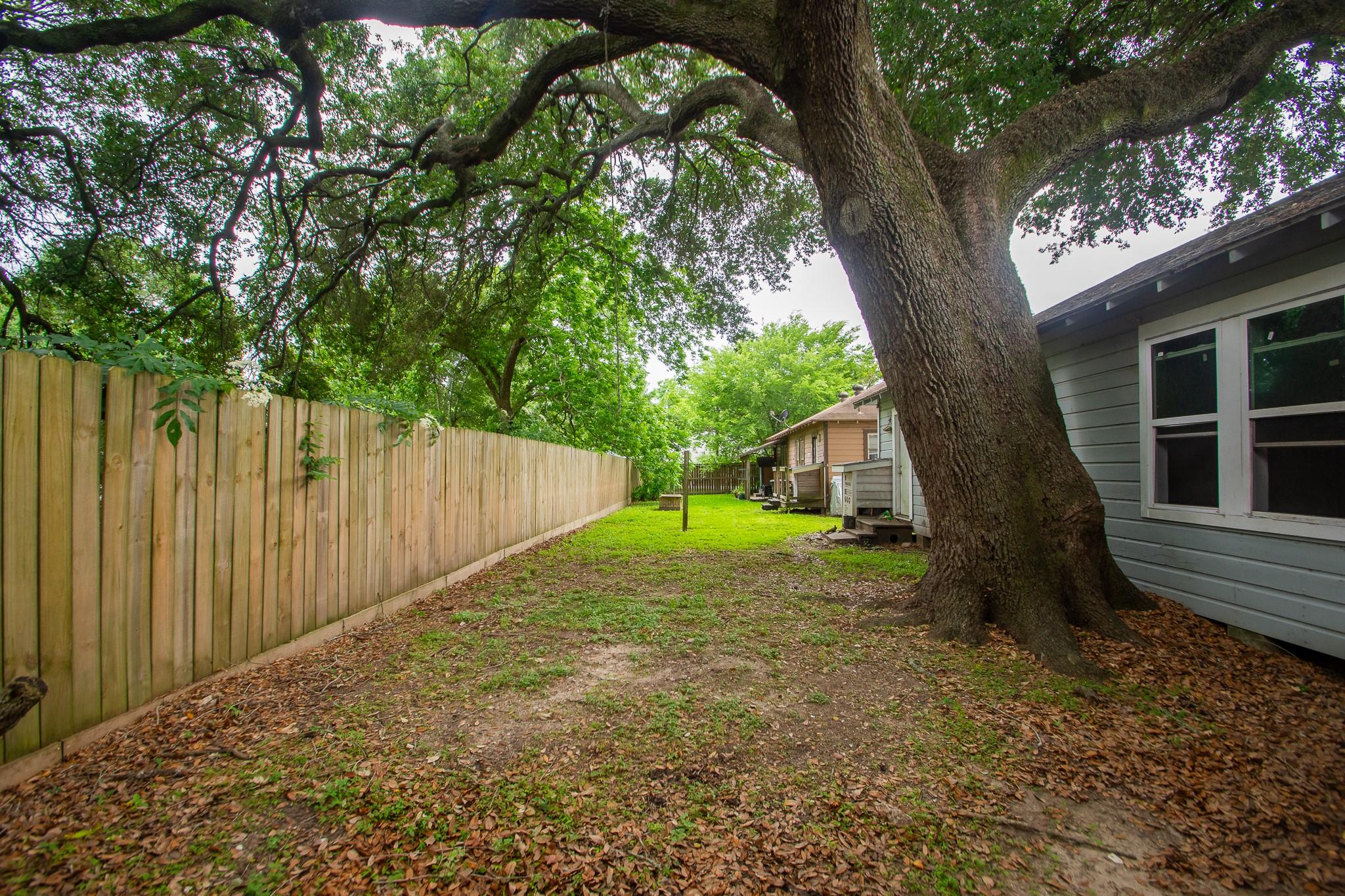 713 W Willis Street, Alvin Tx 77511 Property Photo 9