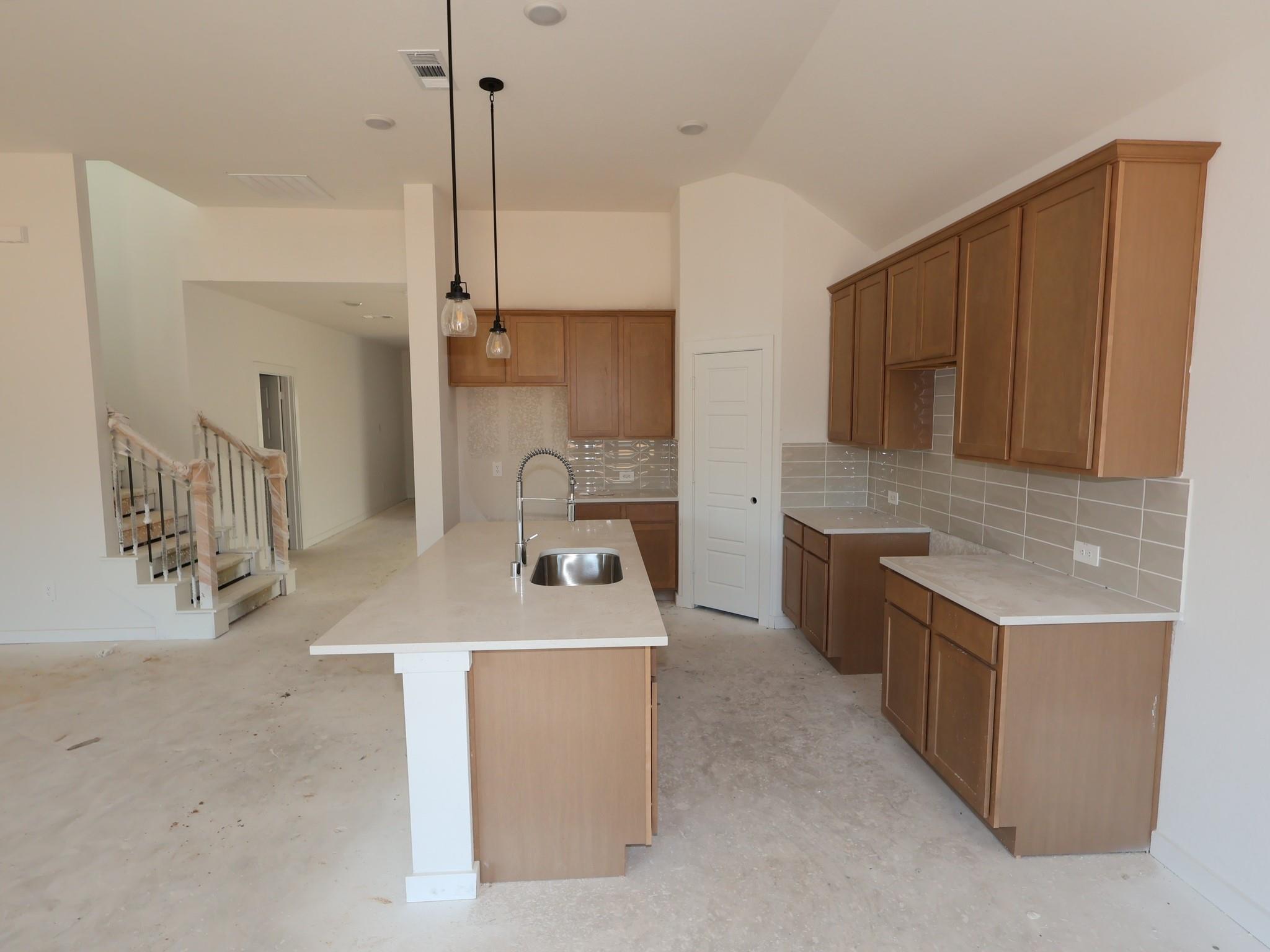 594 Bluebell Maiden Court, Magnolia Tx 77354 Property Photo 5