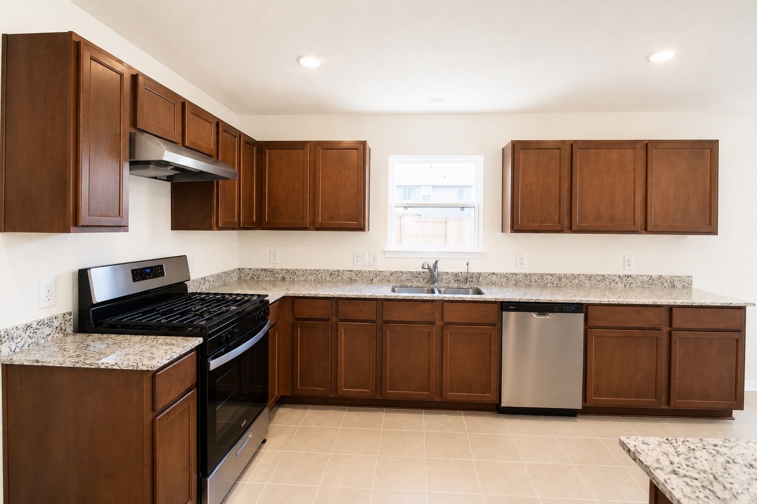 22554 Pinecone Forest Lane Property Photo 8