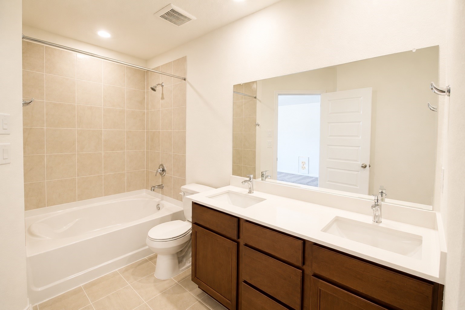 22554 Pinecone Forest Lane Property Photo 14
