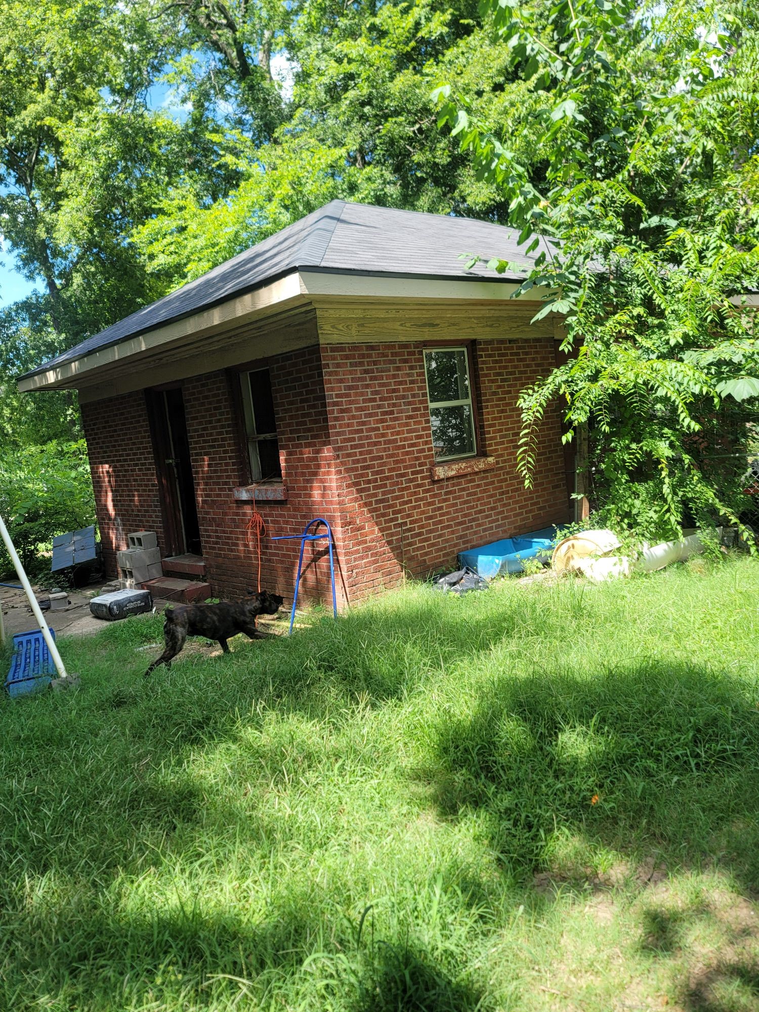 703 W Burleson St Property Photo 6