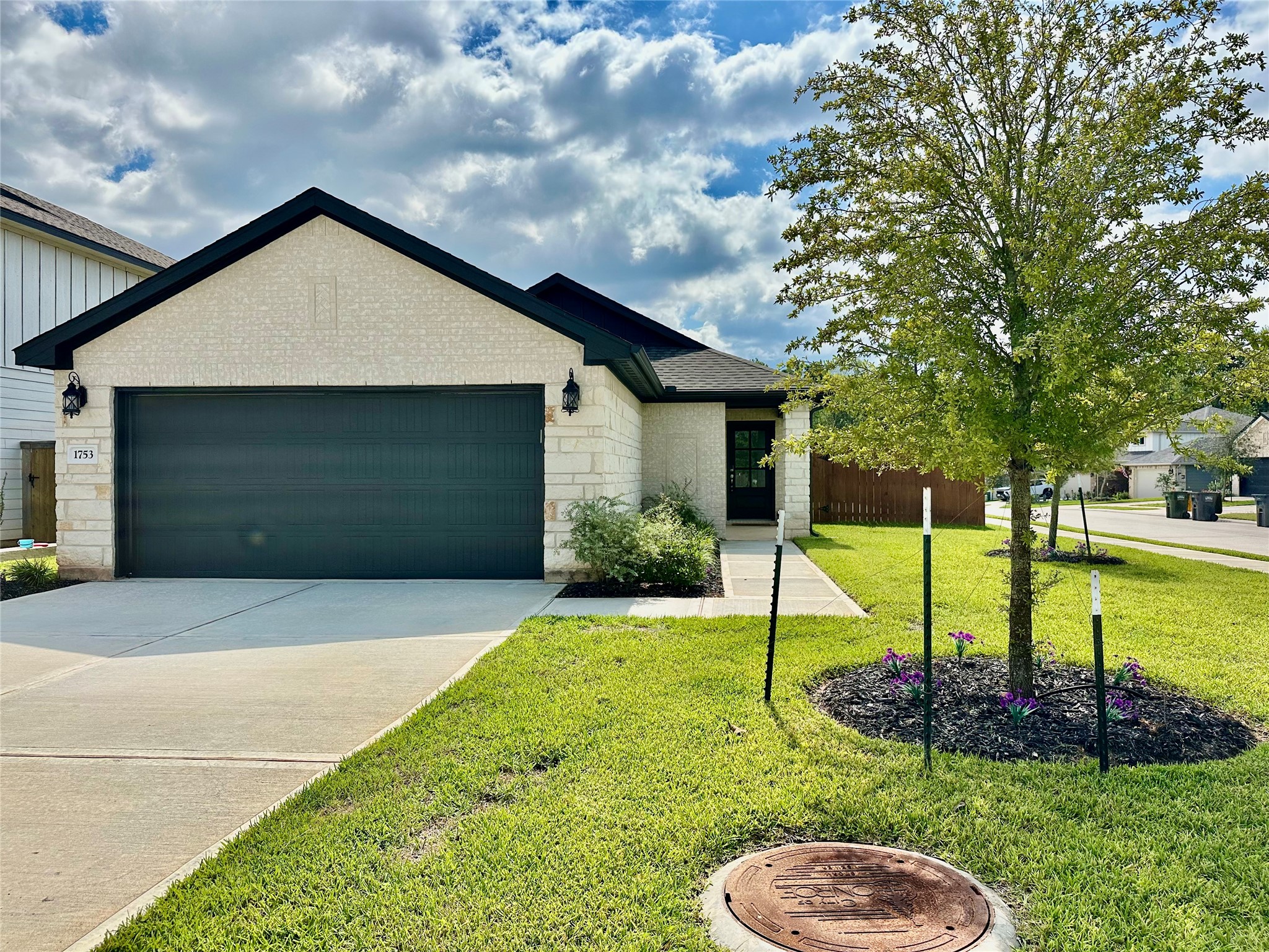 1753 Cayden Oak Property Photo 1