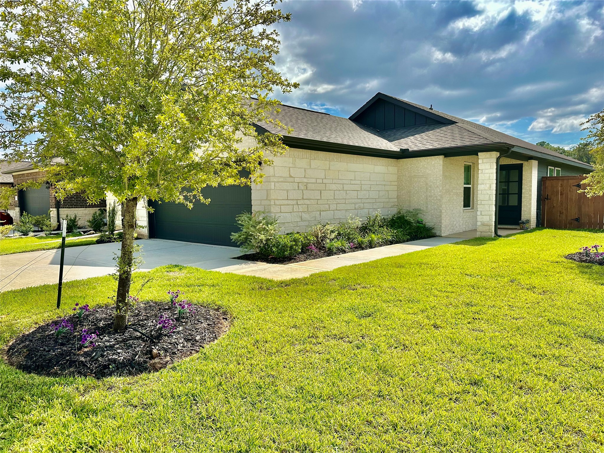 1753 Cayden Oak Property Photo 6