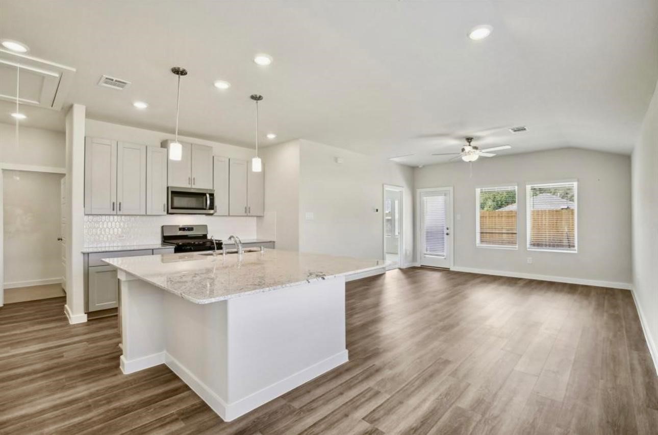 1753 Cayden Oak Property Photo 8