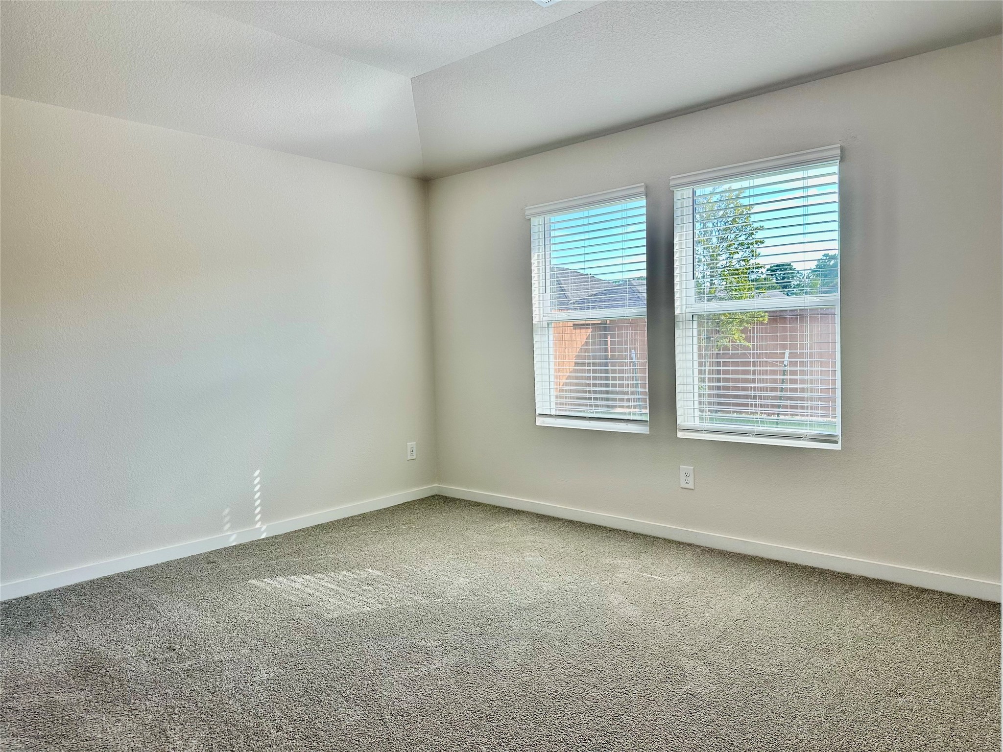 1753 Cayden Oak Property Photo 28