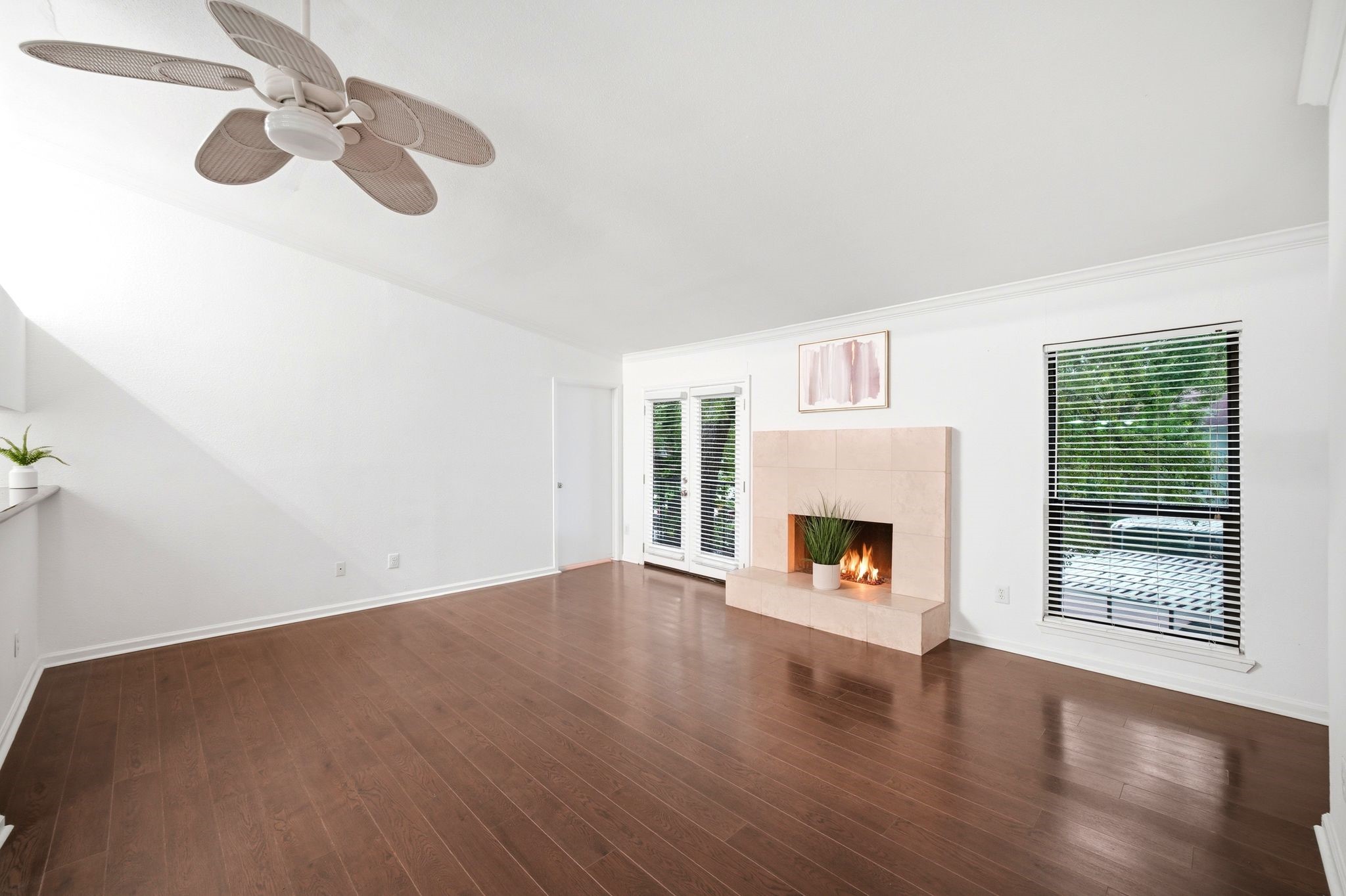 2425 Augusta Drive 22 Property Photo 9