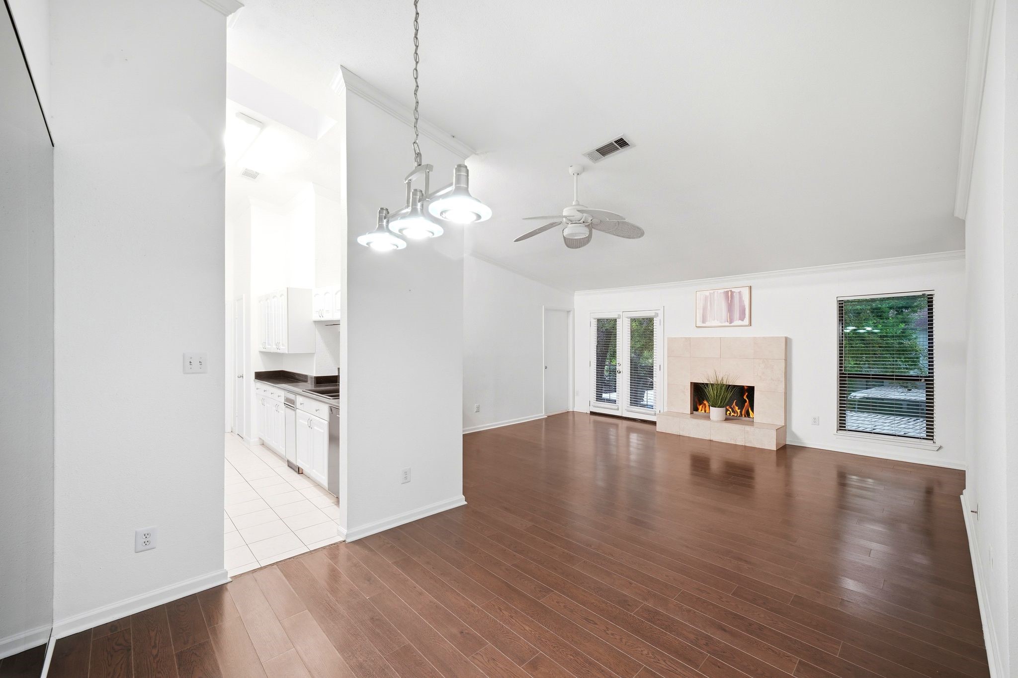 2425 Augusta Drive 22 Property Photo 12