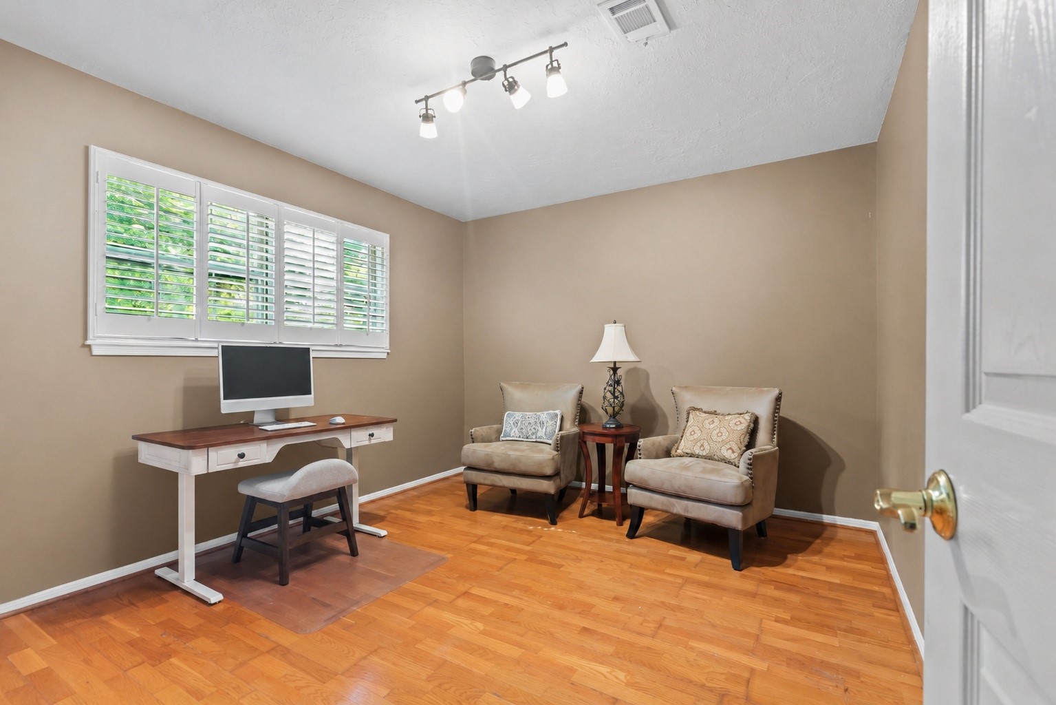 1906 Foxtail Place Property Photo 20