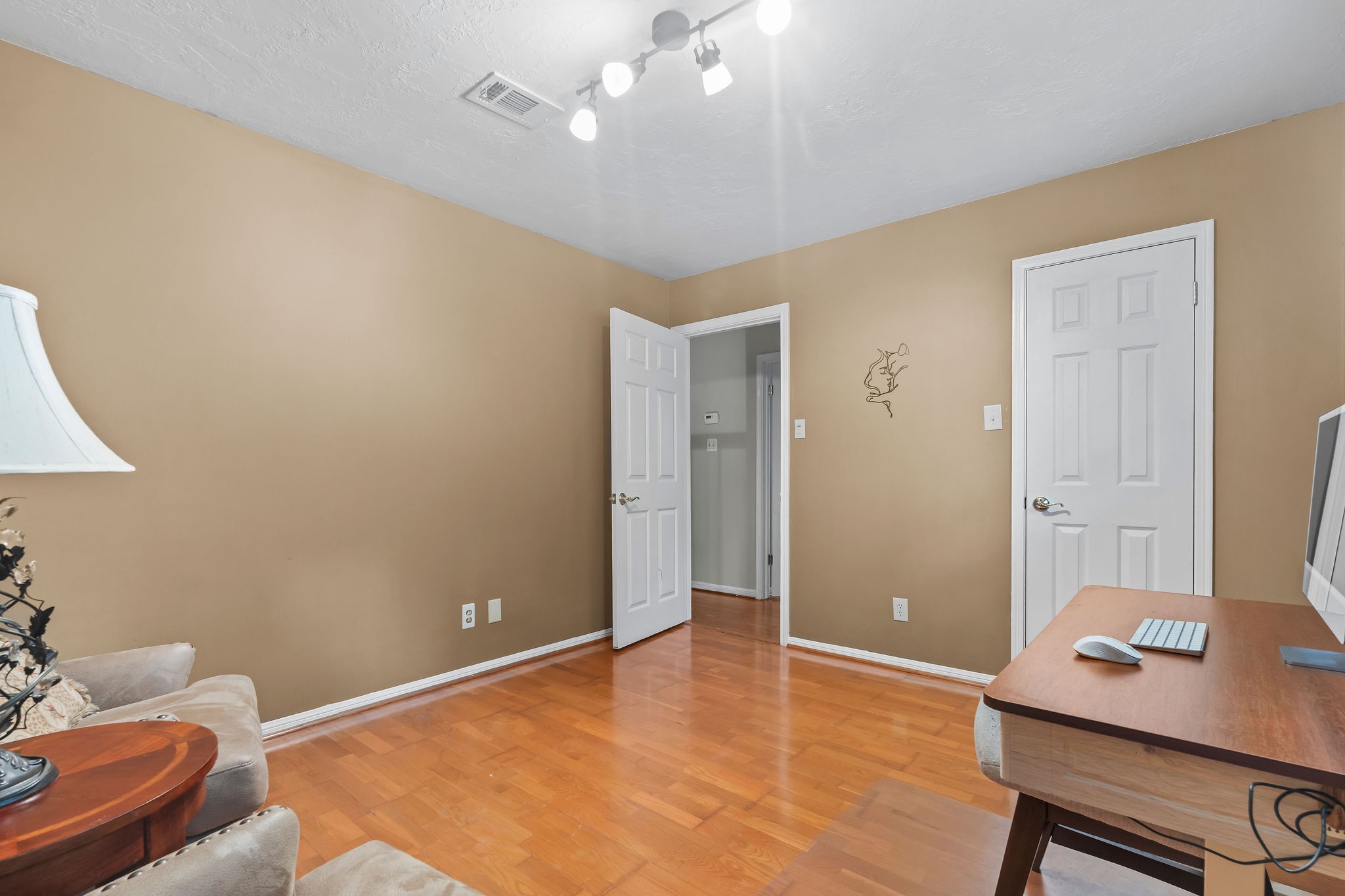 1906 Foxtail Place Property Photo 21