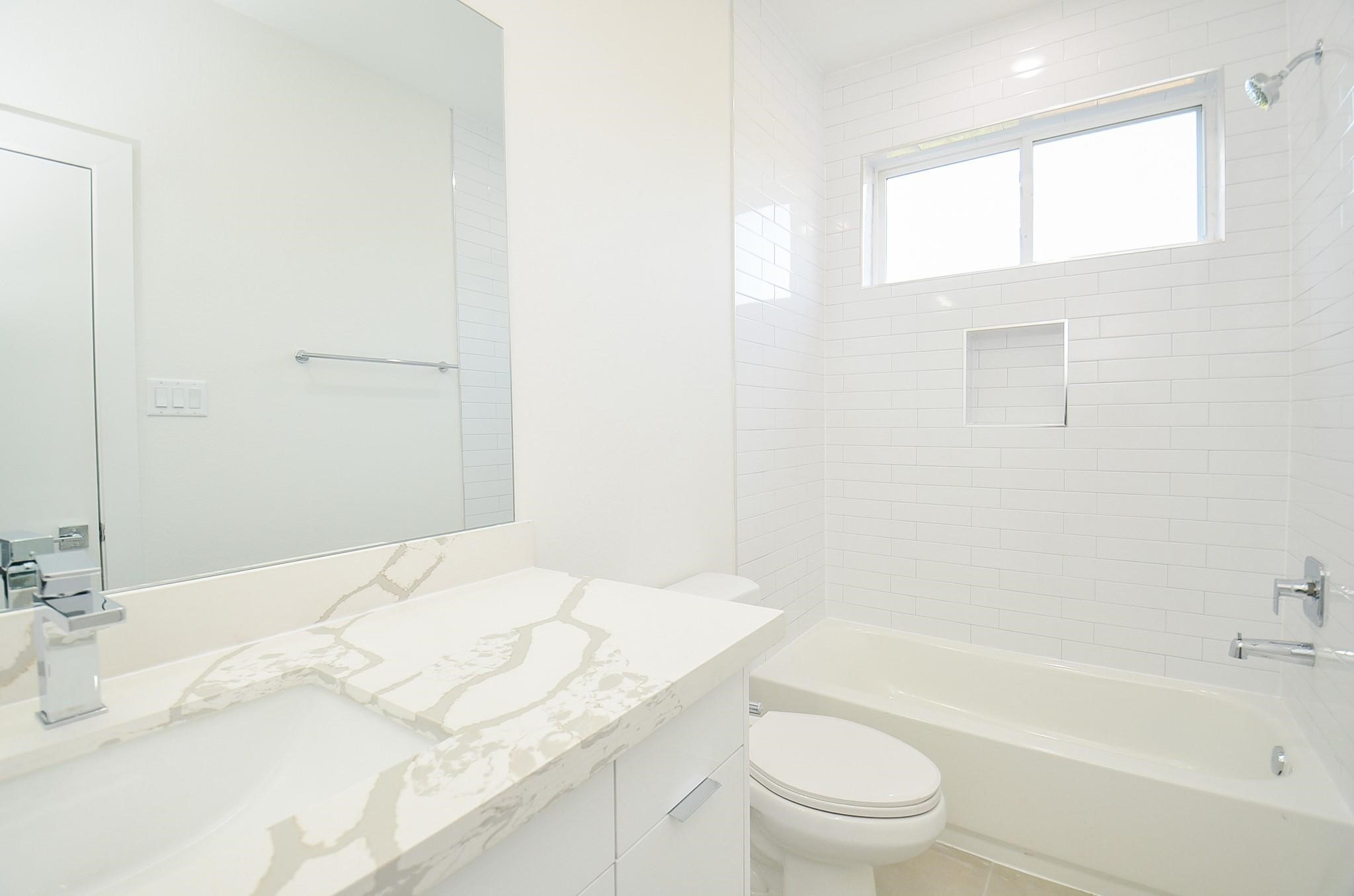 3312 Live Oak Street Property Photo 6