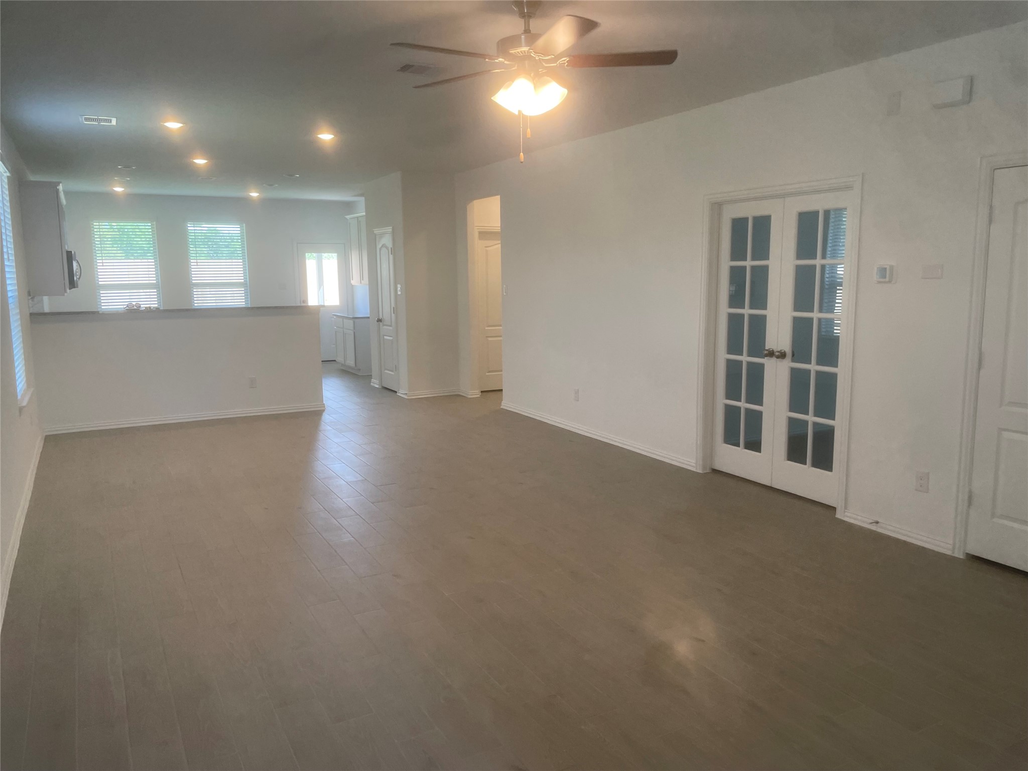 8111 Royal Palm Ct Property Photo 3