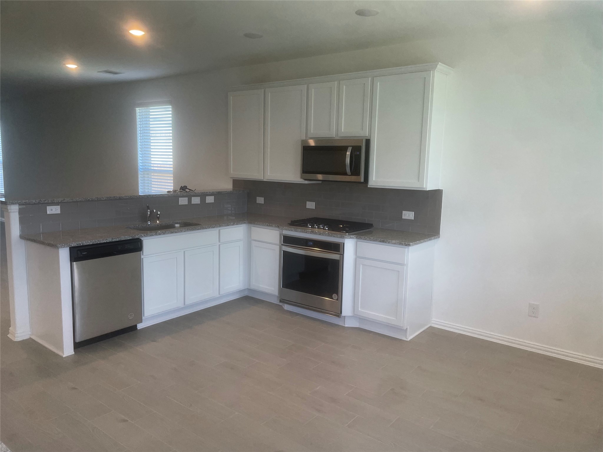 8111 Royal Palm Ct Property Photo 5