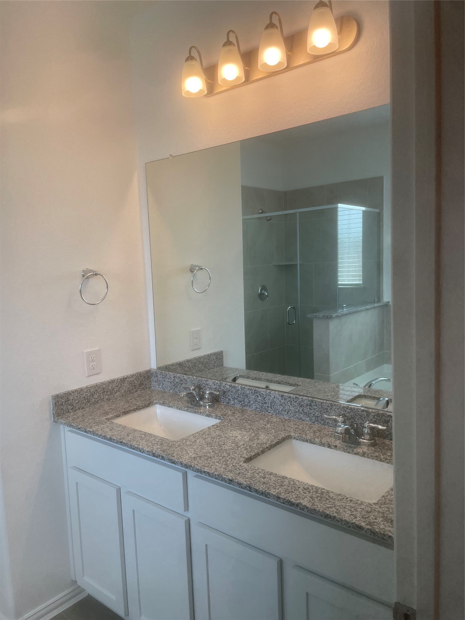 8111 Royal Palm Ct Property Photo 16