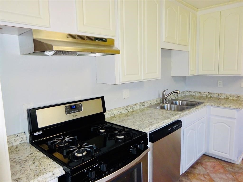 14014 Nitida Street Property Photo 3