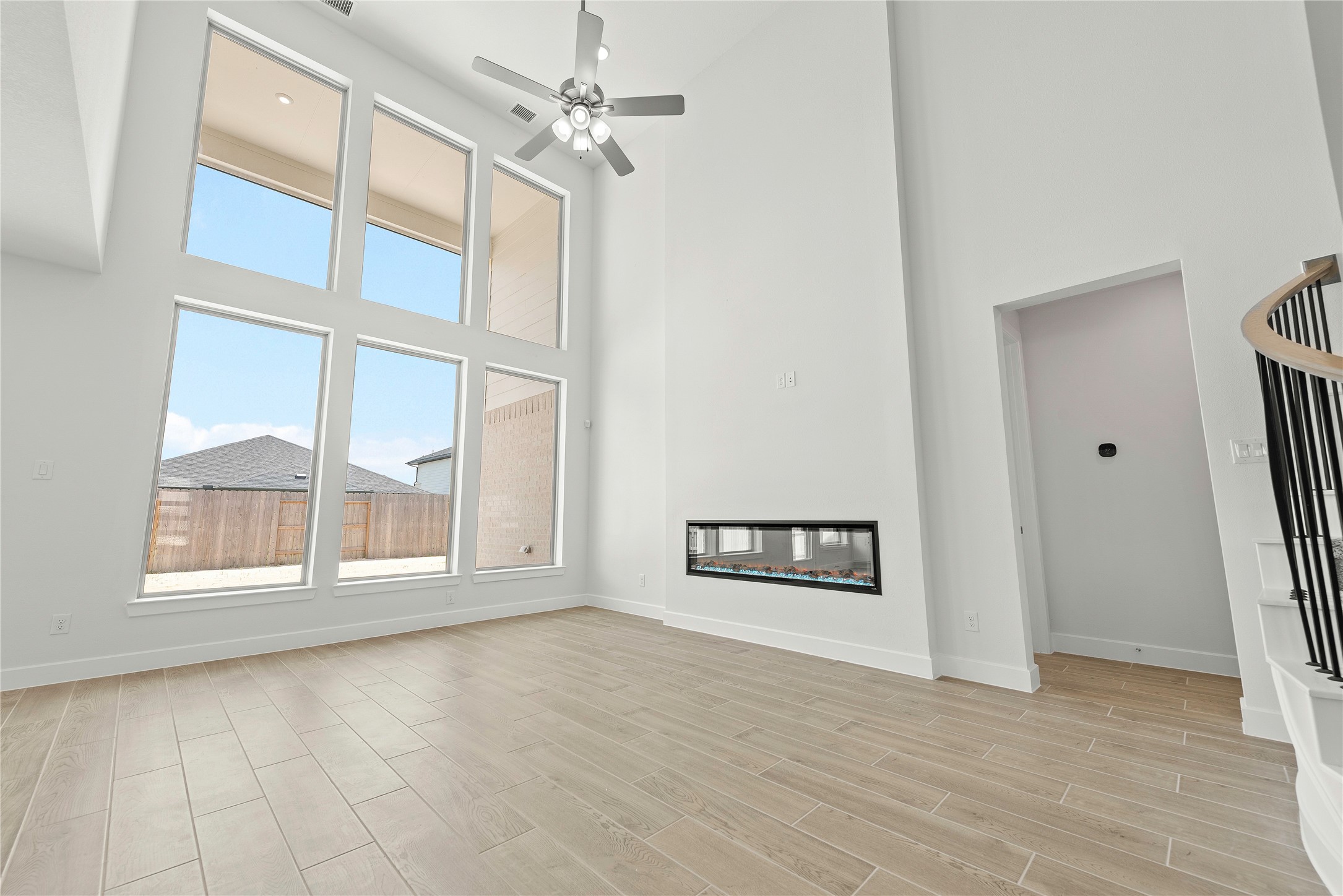 5538 Bermuda Sands Drive Property Photo 3
