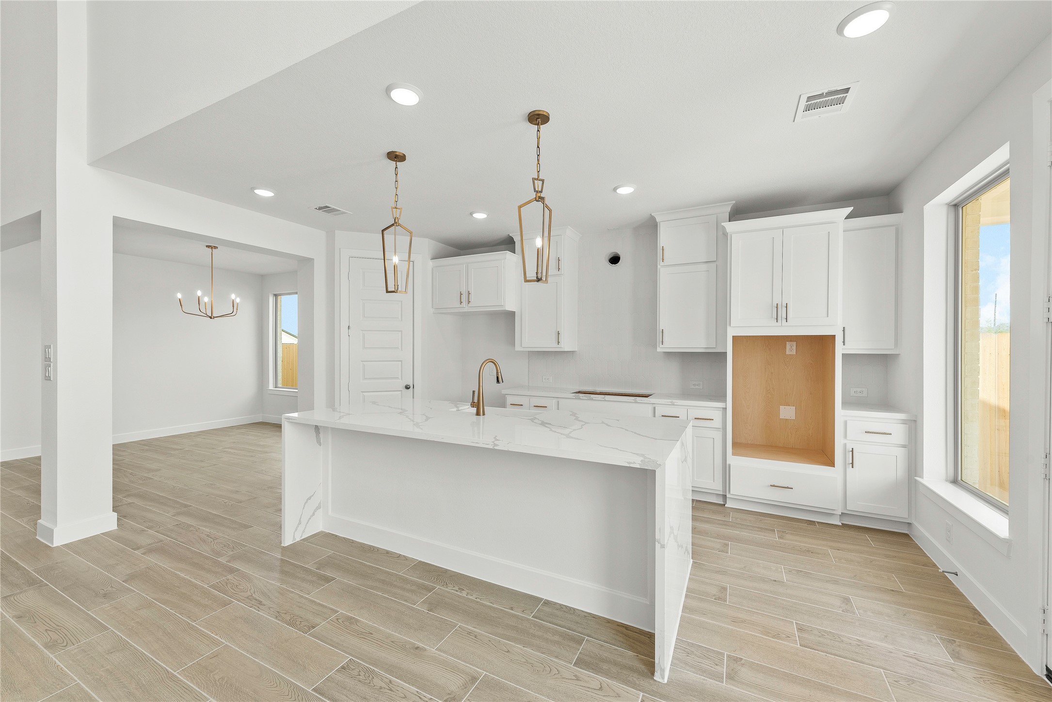 5538 Bermuda Sands Drive Property Photo 6