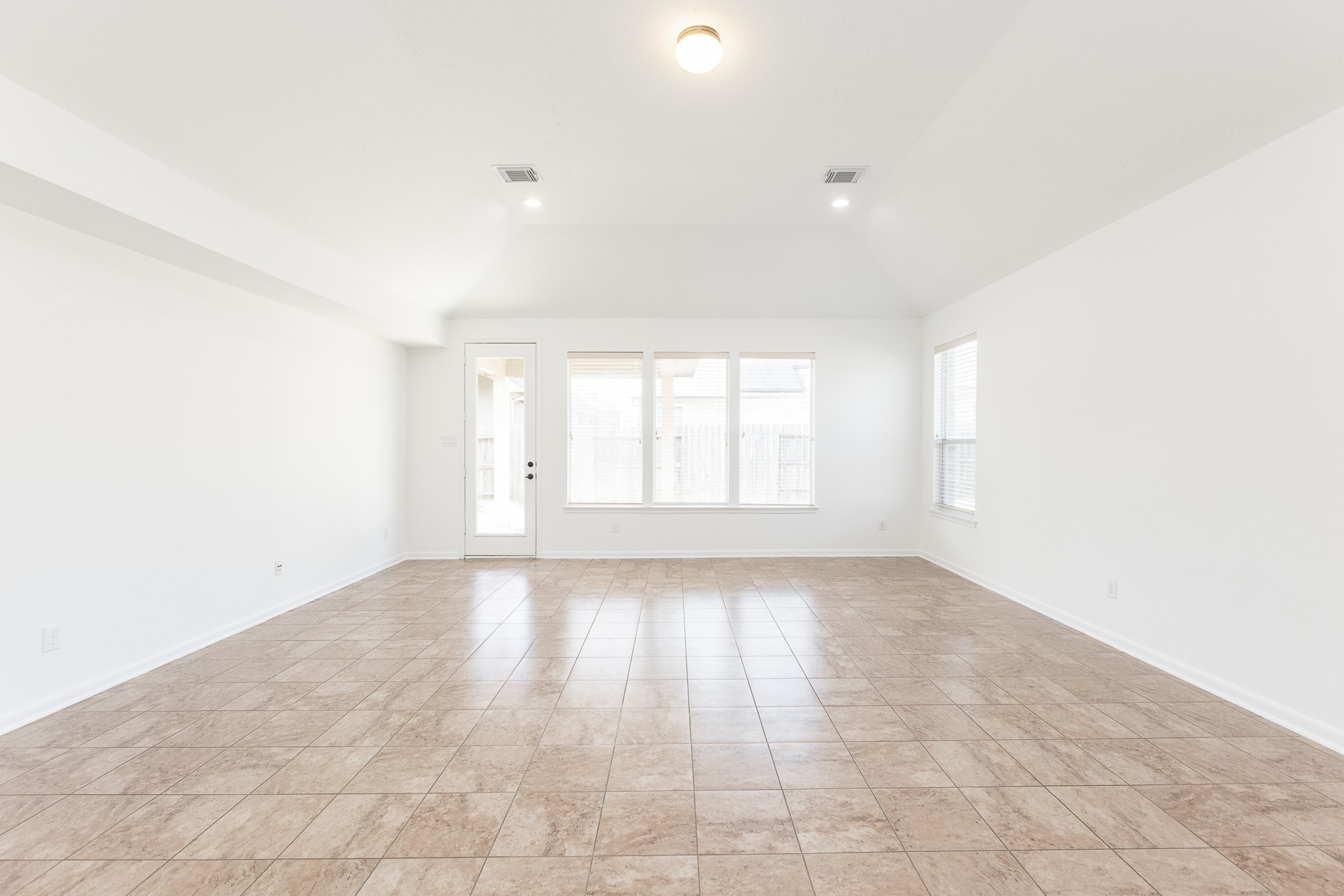 26306 Julia Manor Drive Property Photo 9