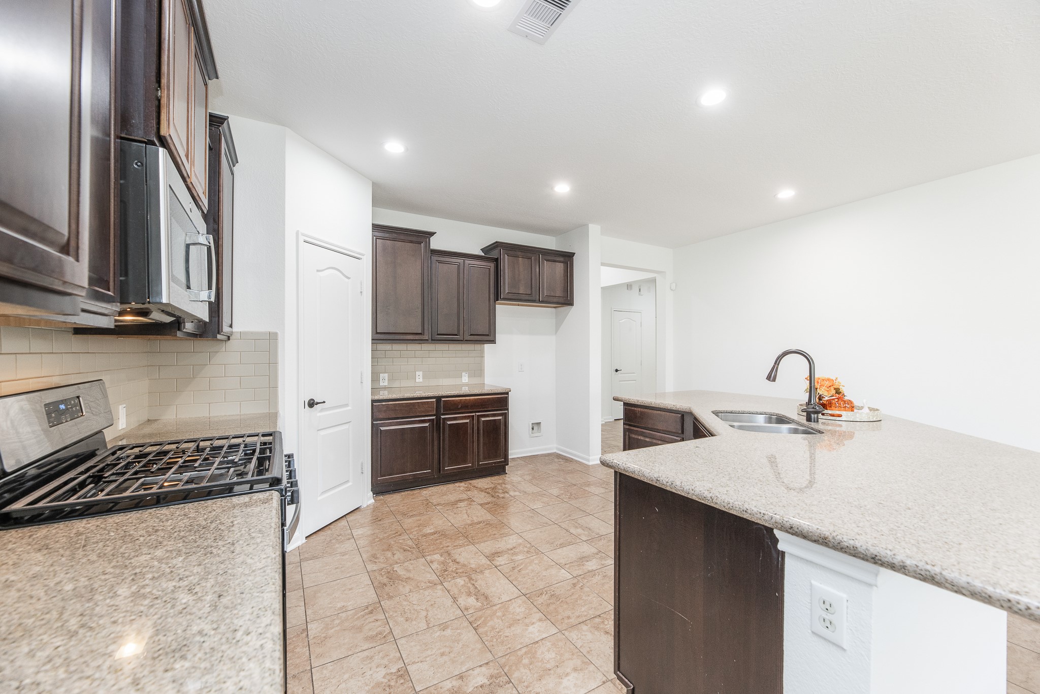 26306 Julia Manor Drive Property Photo 18
