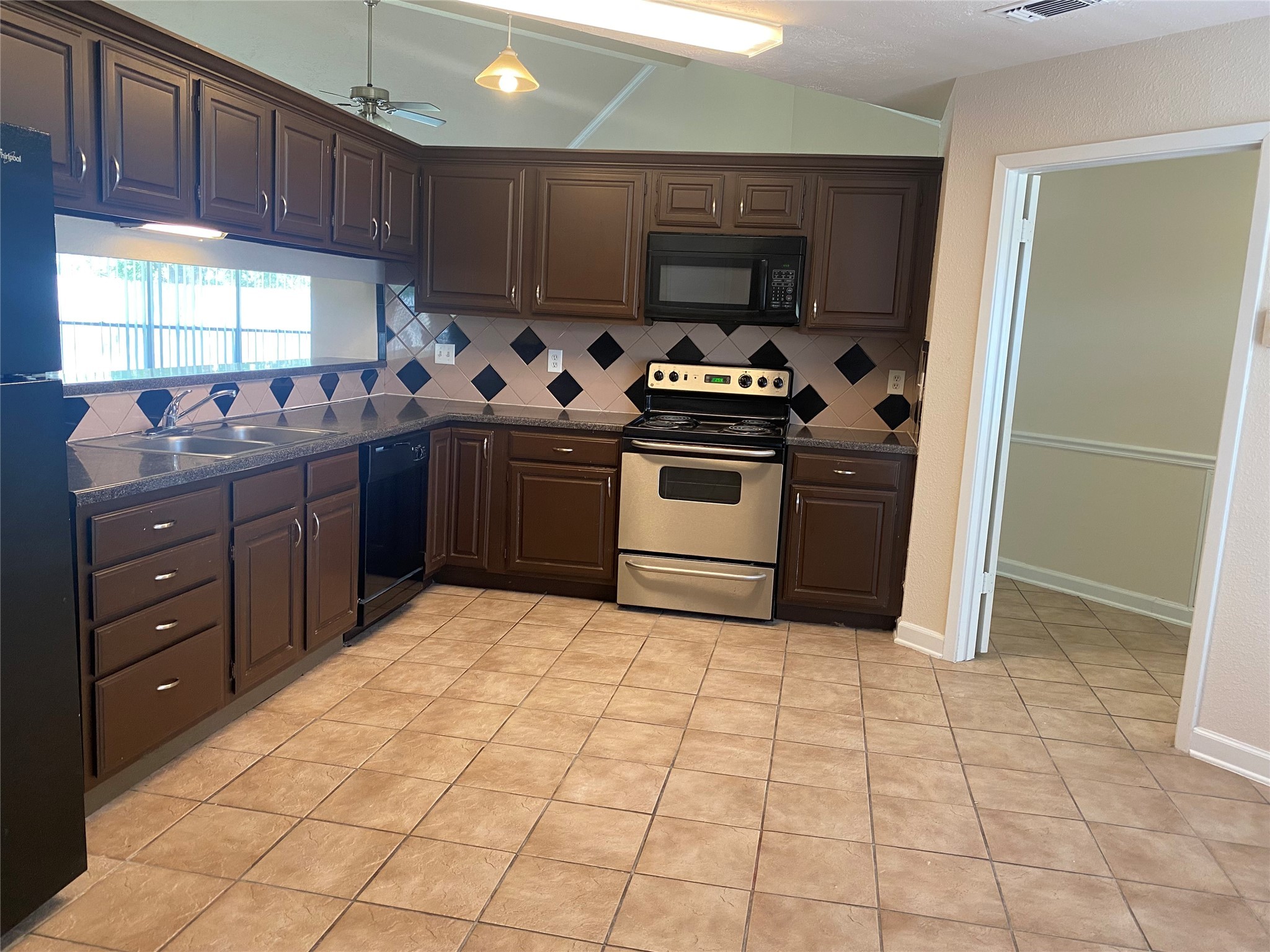 2214 S Ferrisburg Court Property Photo 6