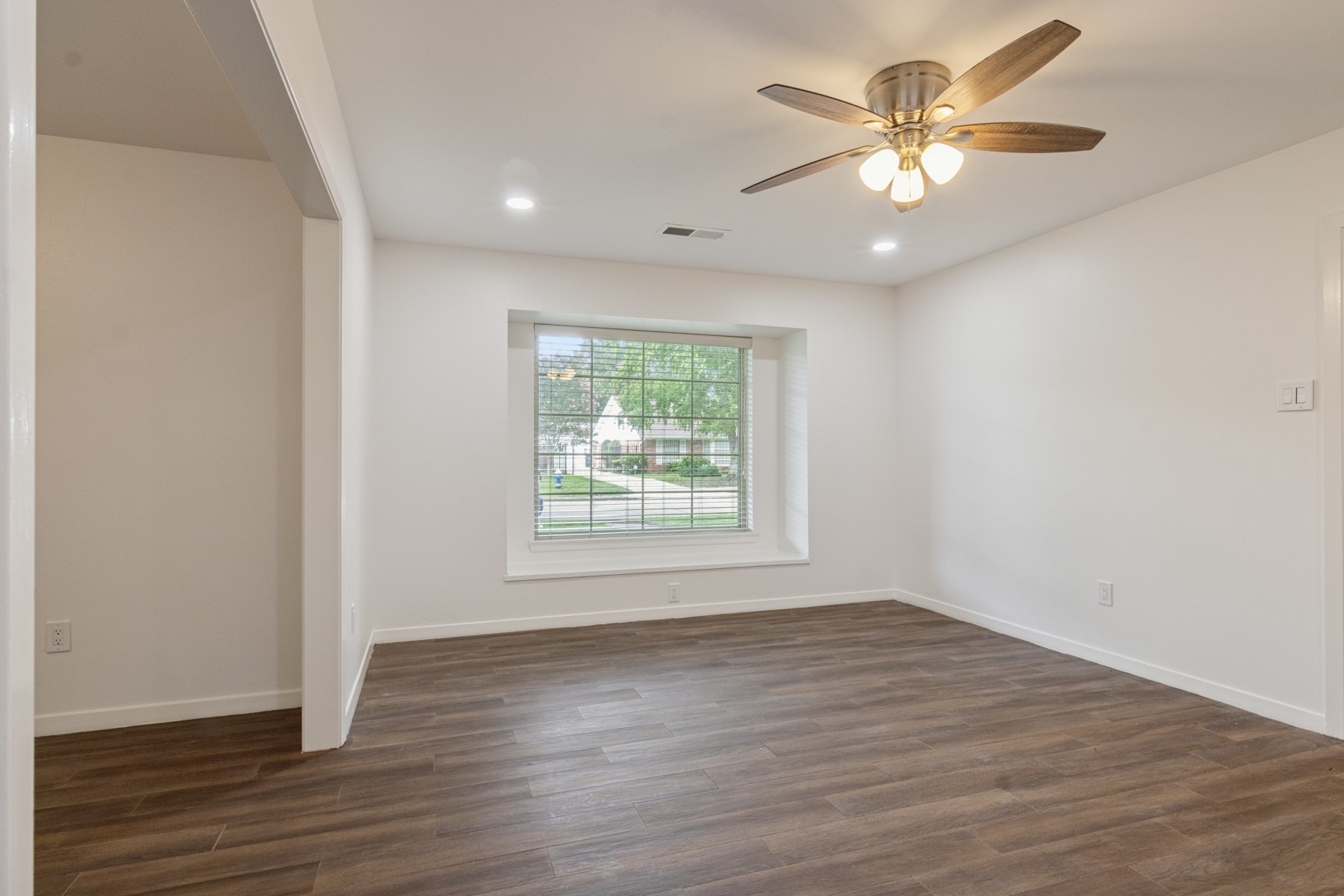 5647 Lymbar Drive Property Photo 7