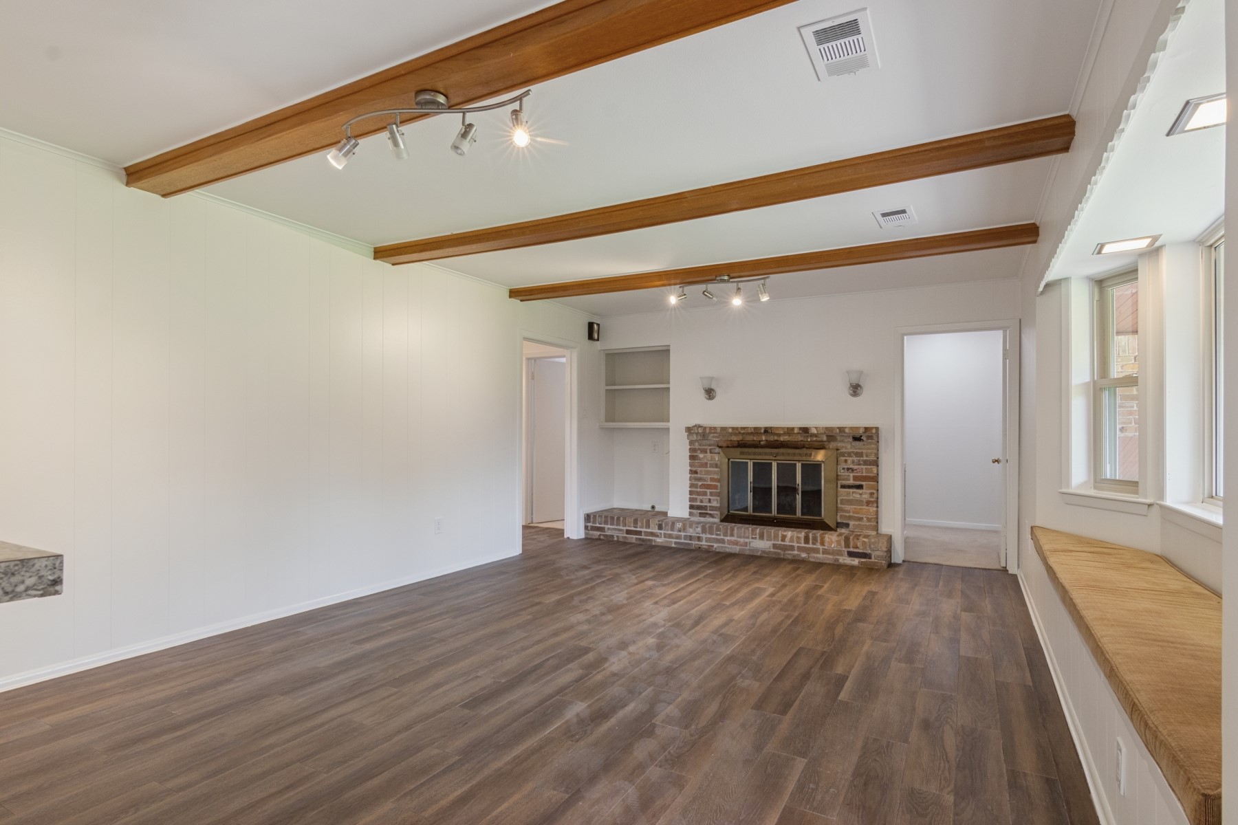 5647 Lymbar Drive Property Photo 8