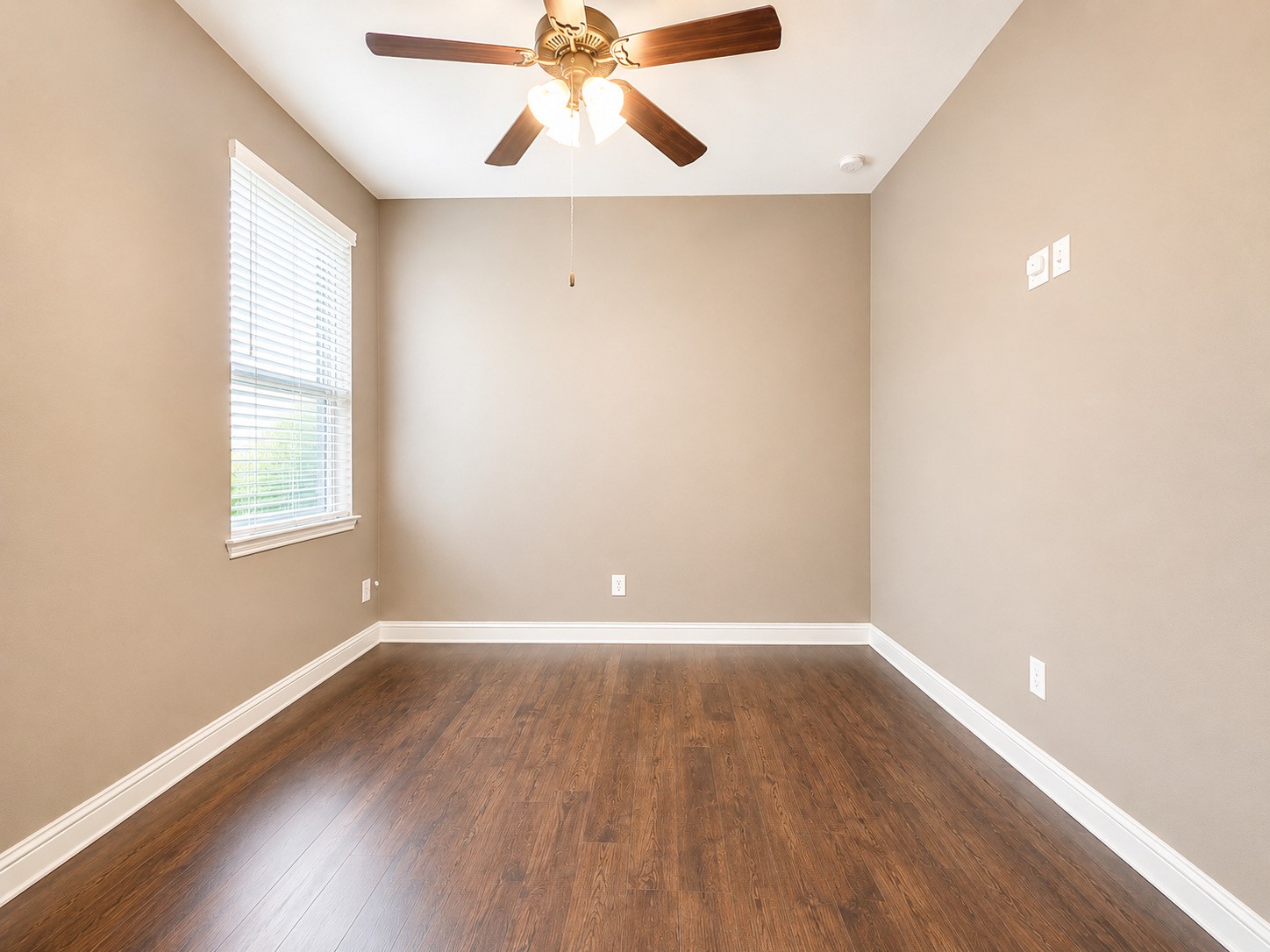 7742 Candlelight Park Lane Property Photo 12