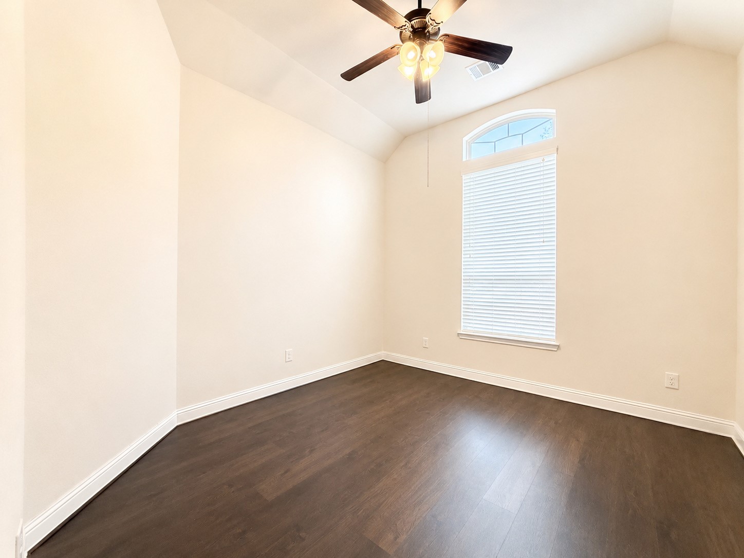 7742 Candlelight Park Lane Property Photo 13