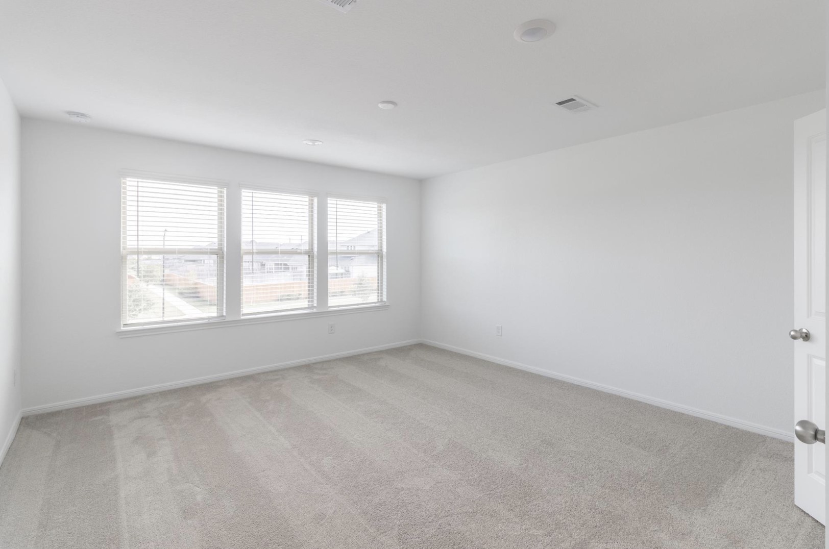 1052 Greenshank Drive Property Photo 10