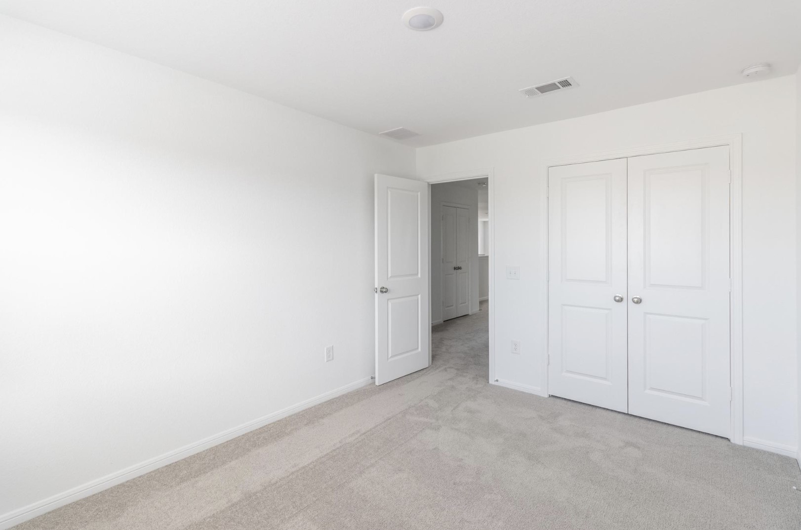 1052 Greenshank Drive Property Photo 13