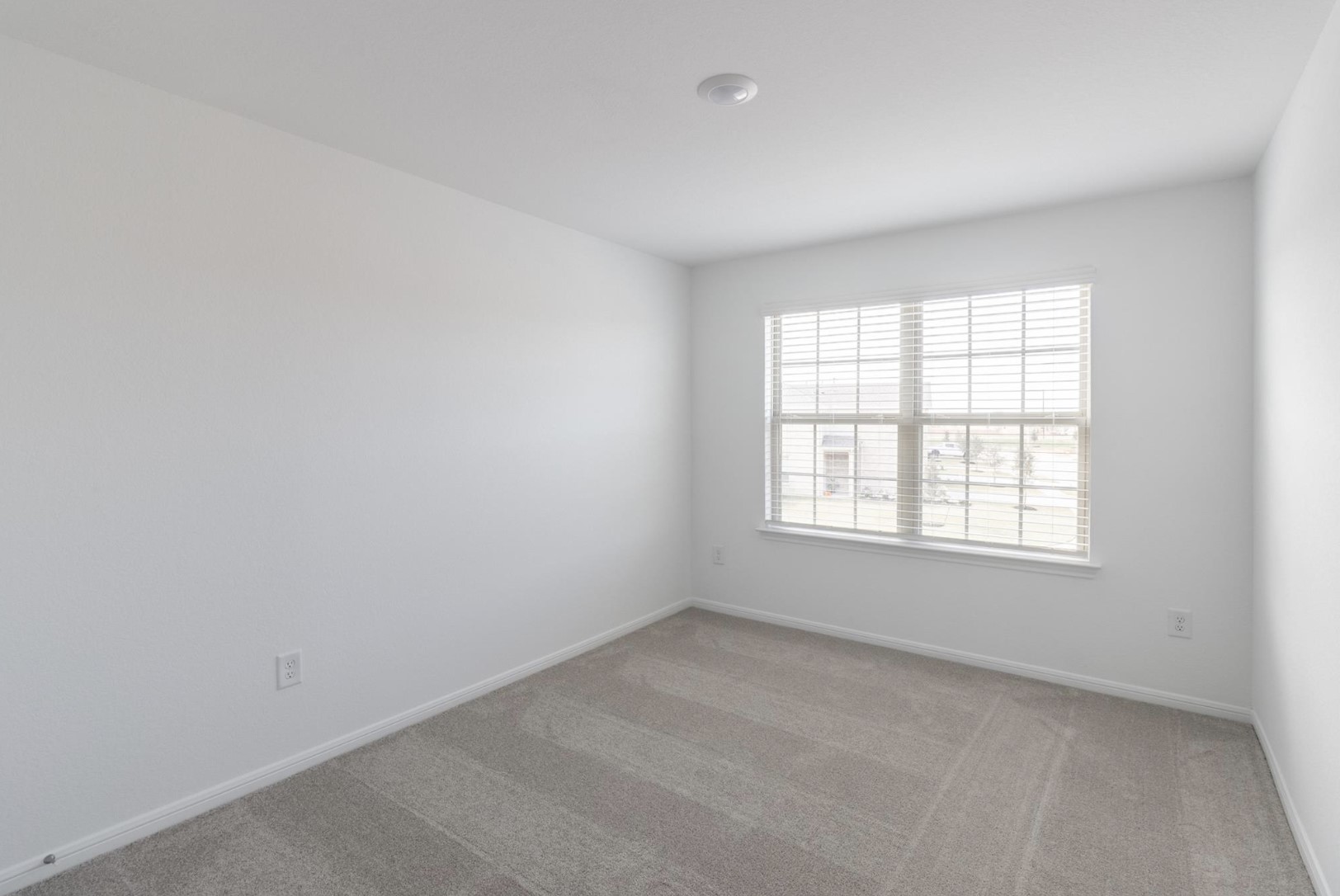 1052 Greenshank Drive Property Photo 14