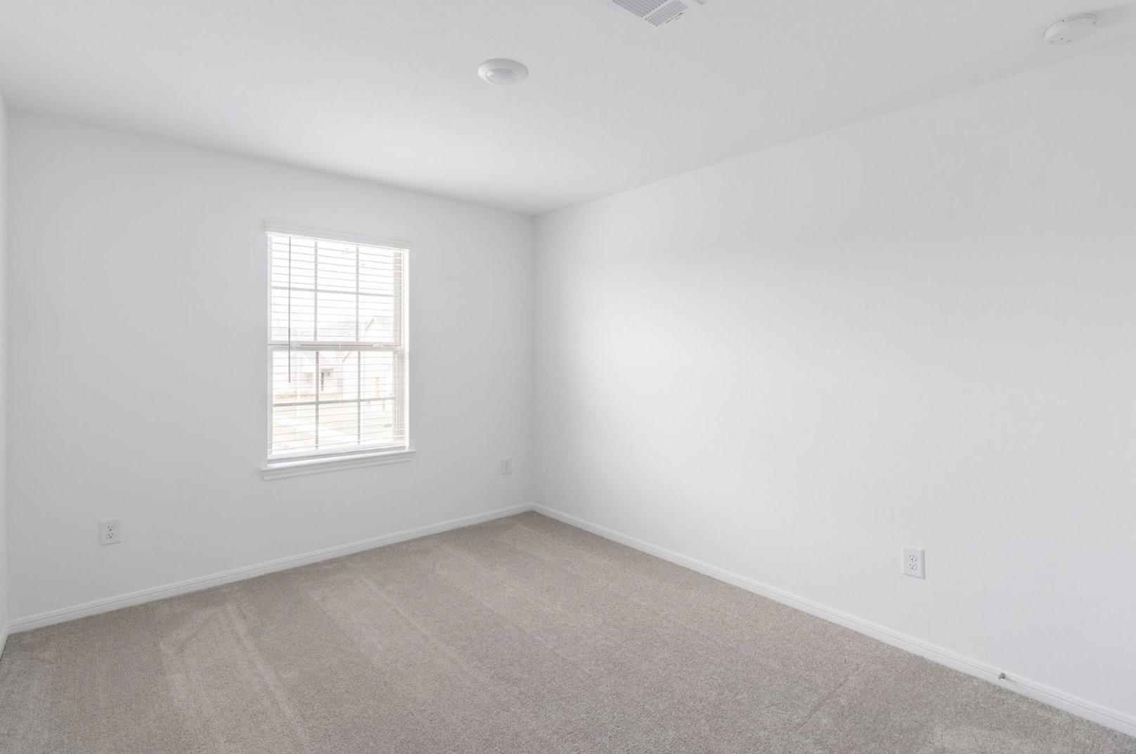 1052 Greenshank Drive Property Photo 16