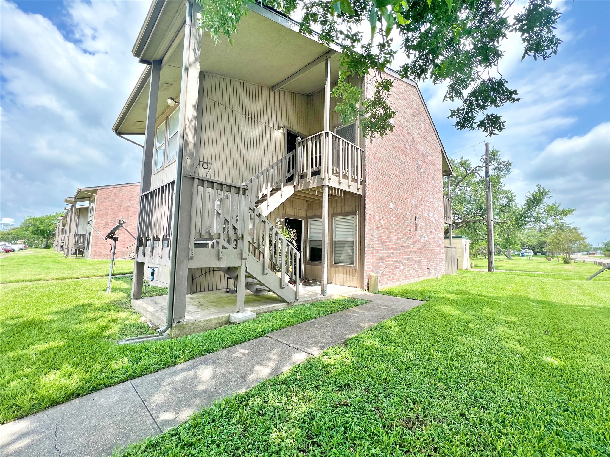 418 Garland Drive 201 Property Photo 1