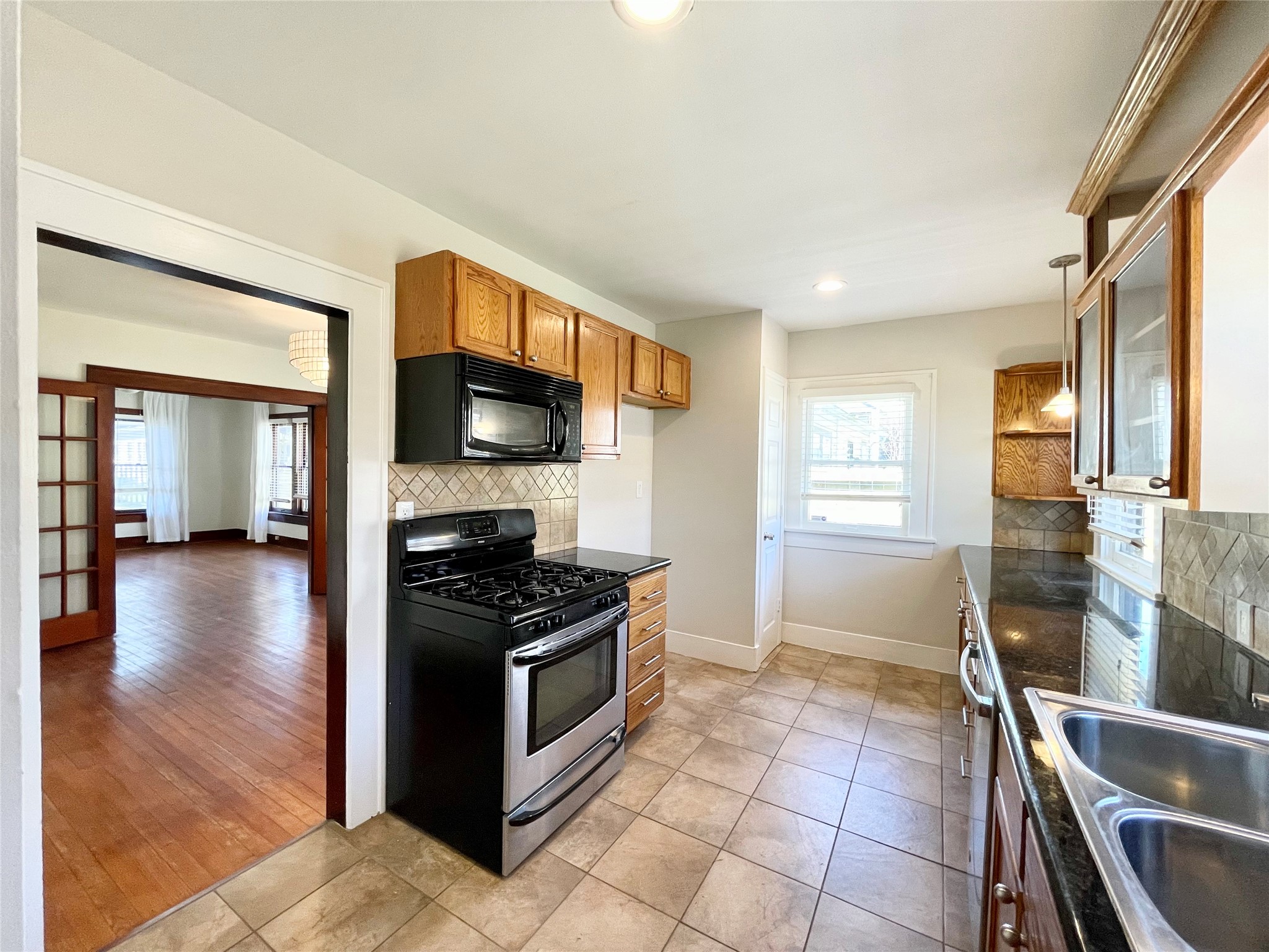 405 E 28th Street Property Photo 18