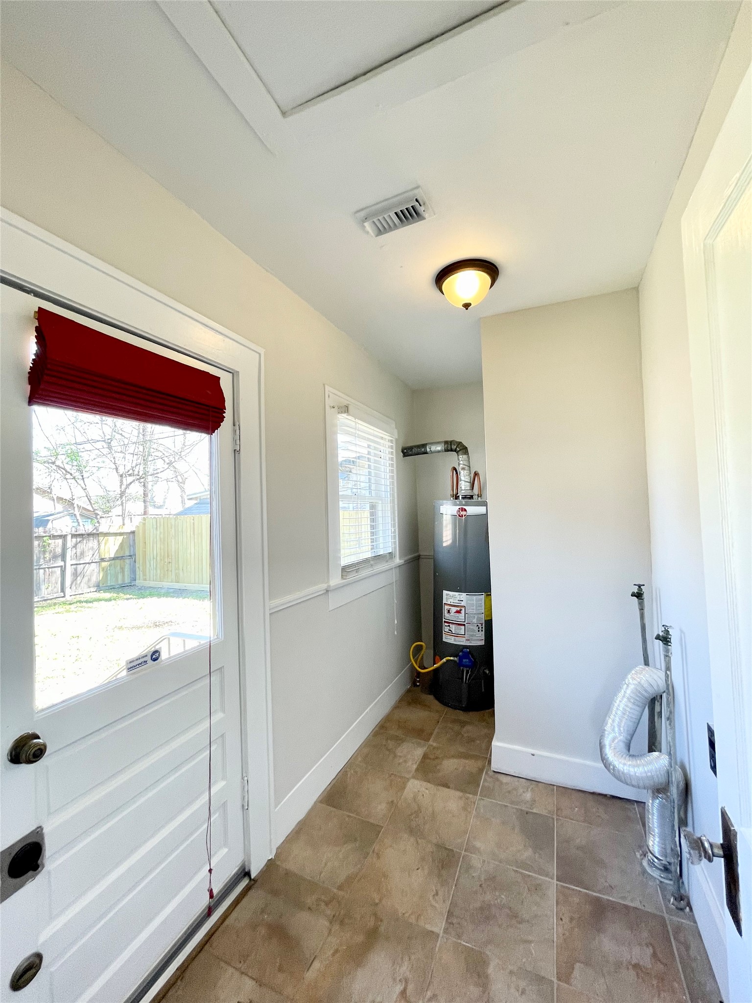 405 E 28th Street Property Photo 21