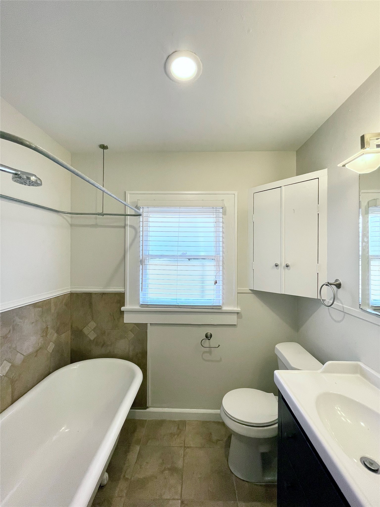 405 E 28th Street Property Photo 22