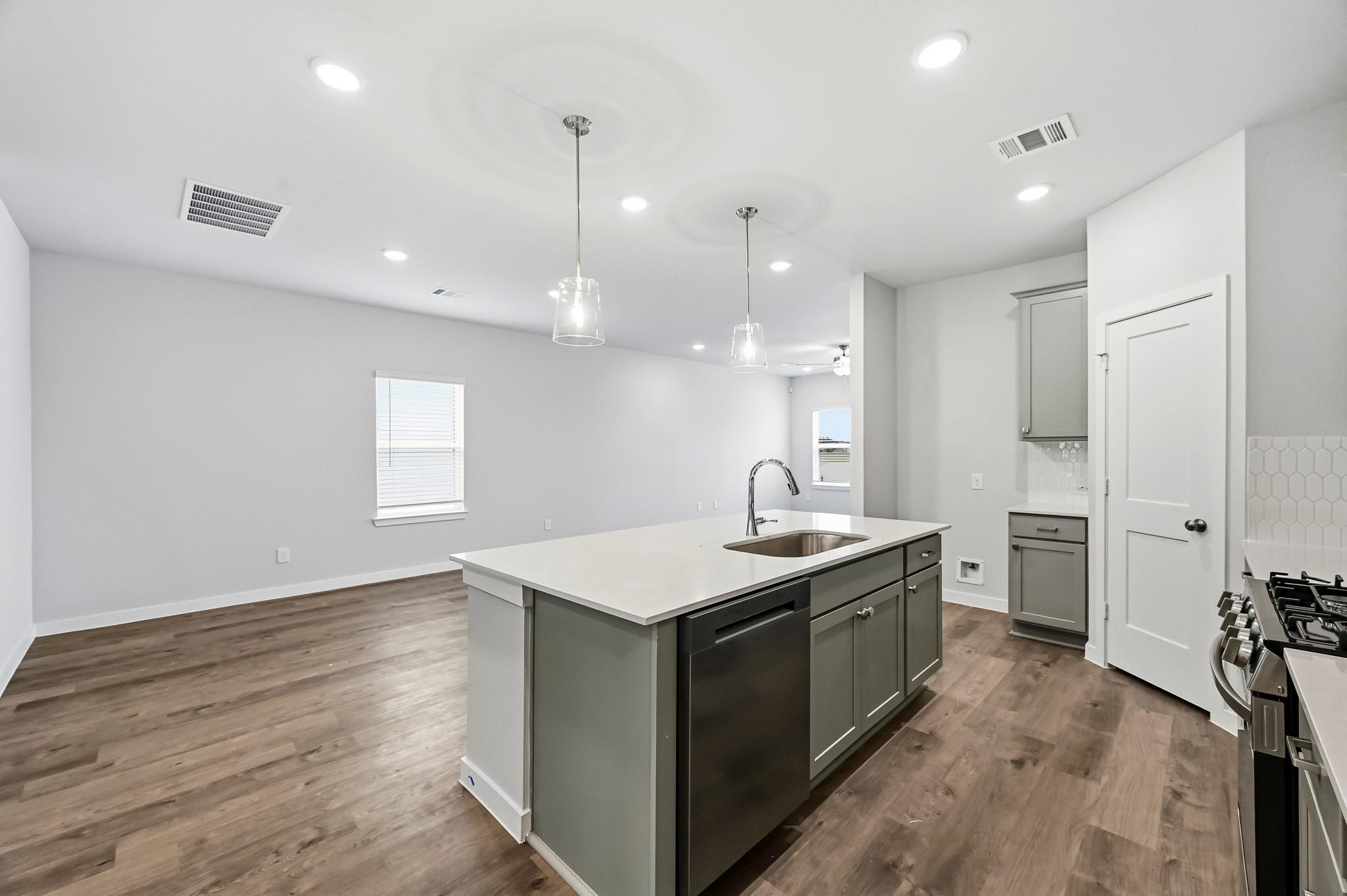 4518 Pleasant Peony Way Property Photo 8