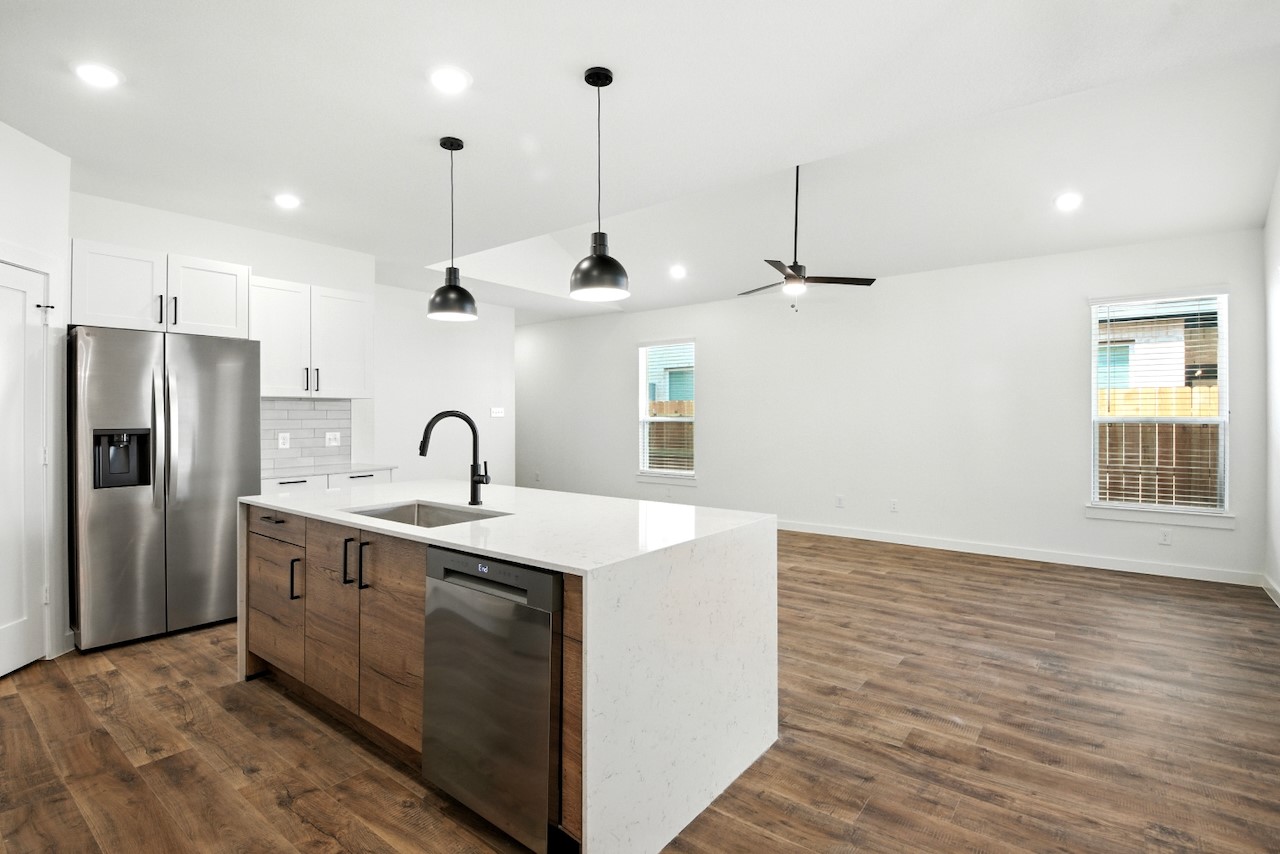 1801 N Peach Creek Drive Property Photo 8