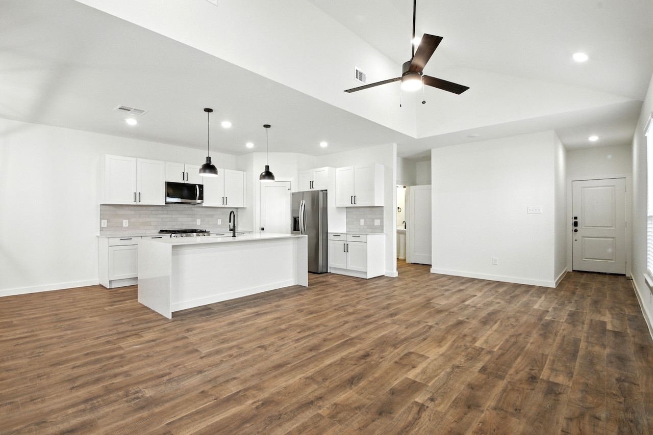 1801 N Peach Creek Drive Property Photo 10