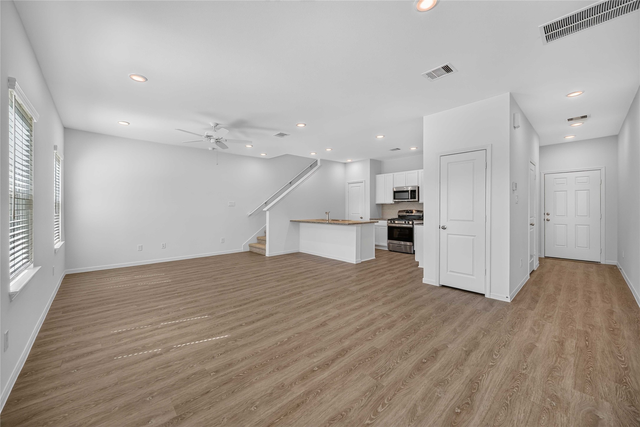 3205 Bayou Garden Trail Property Photo 4
