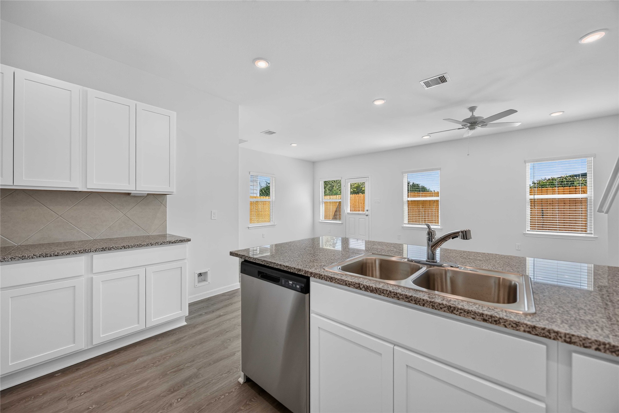 3205 Bayou Garden Trail Property Photo 8